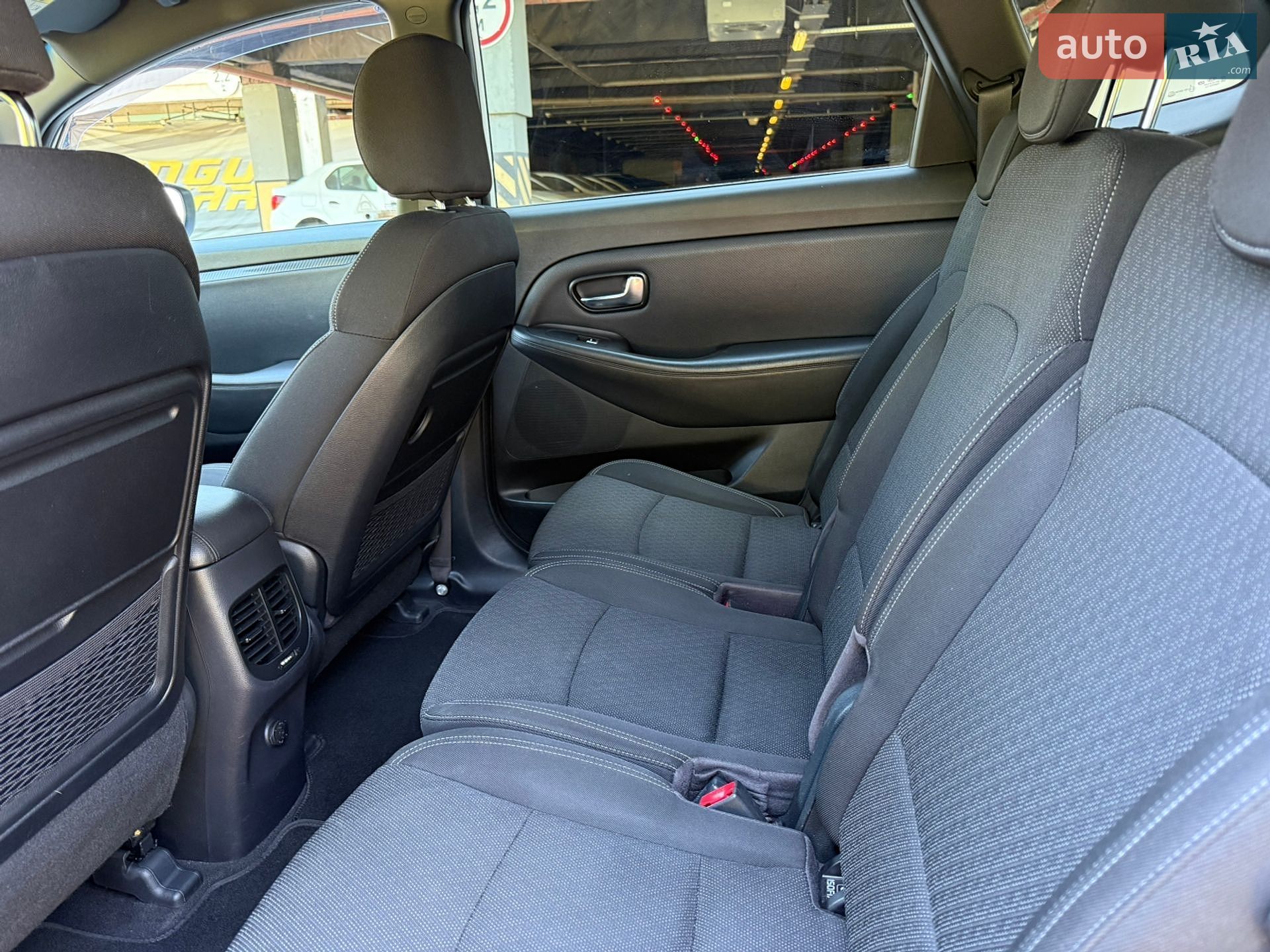 Kia Carens 2017 VIN KNAHU815AJ7195136 фото оголошення 13 з 23