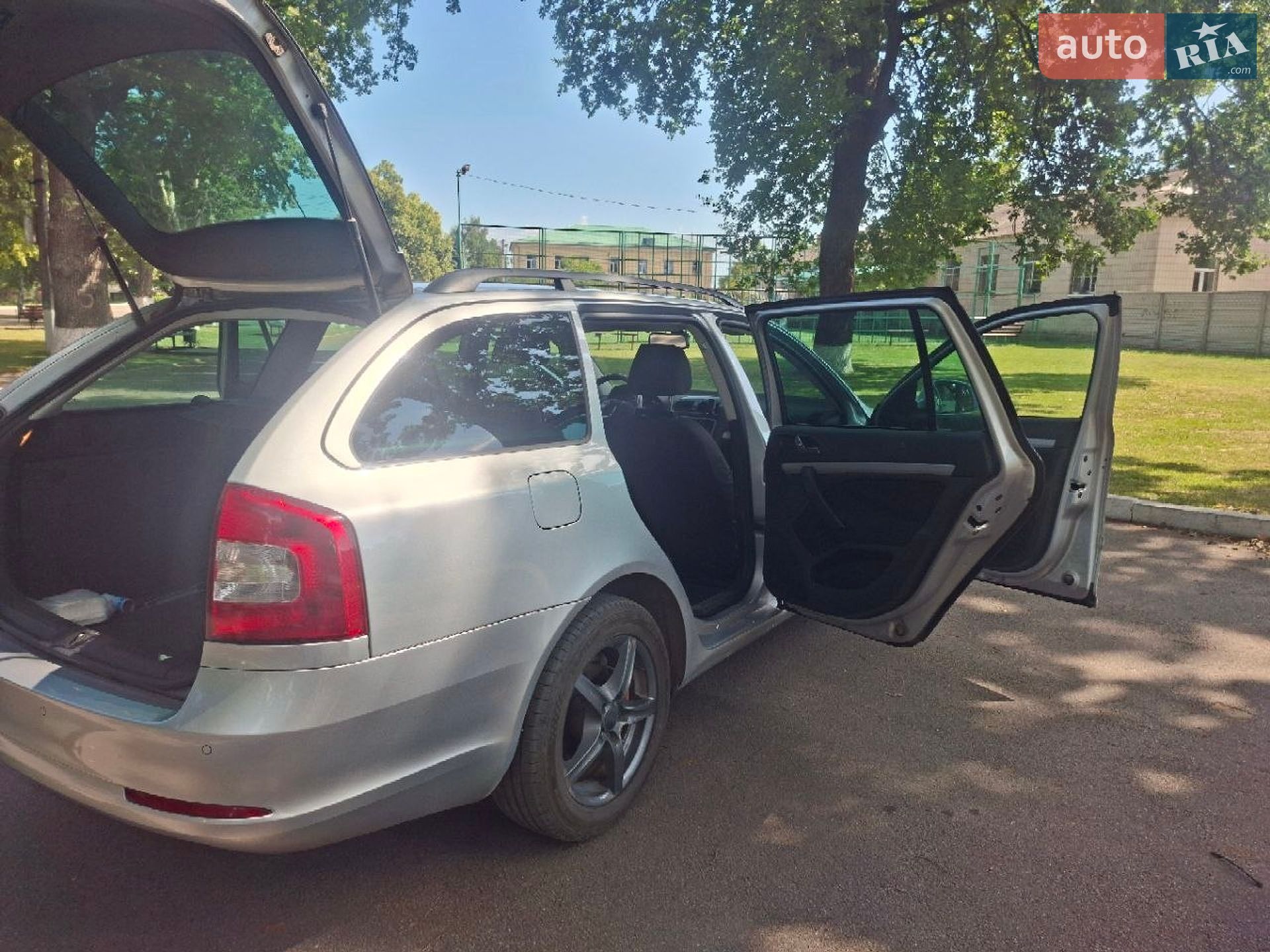 Skoda Octavia 2009 VIN TMBKK61ZX92032202 фото оголошення 5 з 16