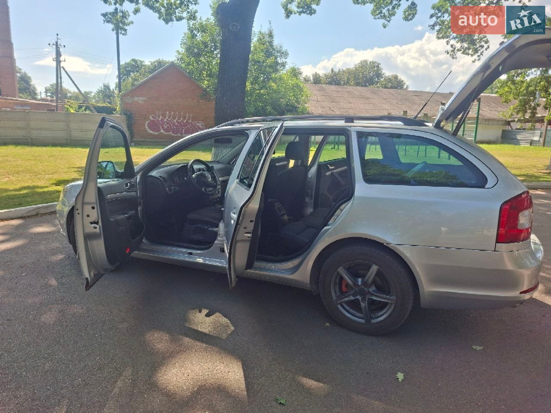 Skoda Octavia 2009 VIN TMBKK61ZX92032202 фото оголошення 7 з 16