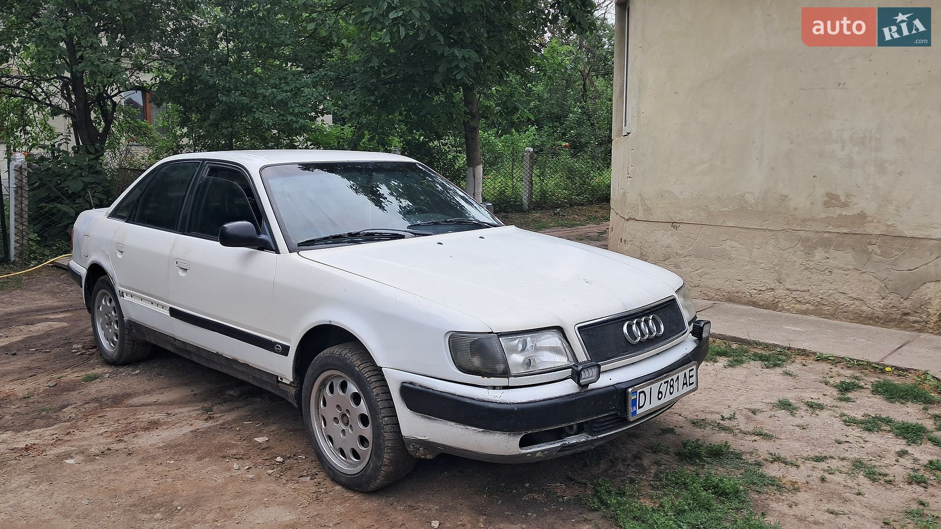 Audi 100 1994 VIN WAUZZZ4AZRN046595 фото оголошення 2 з 5