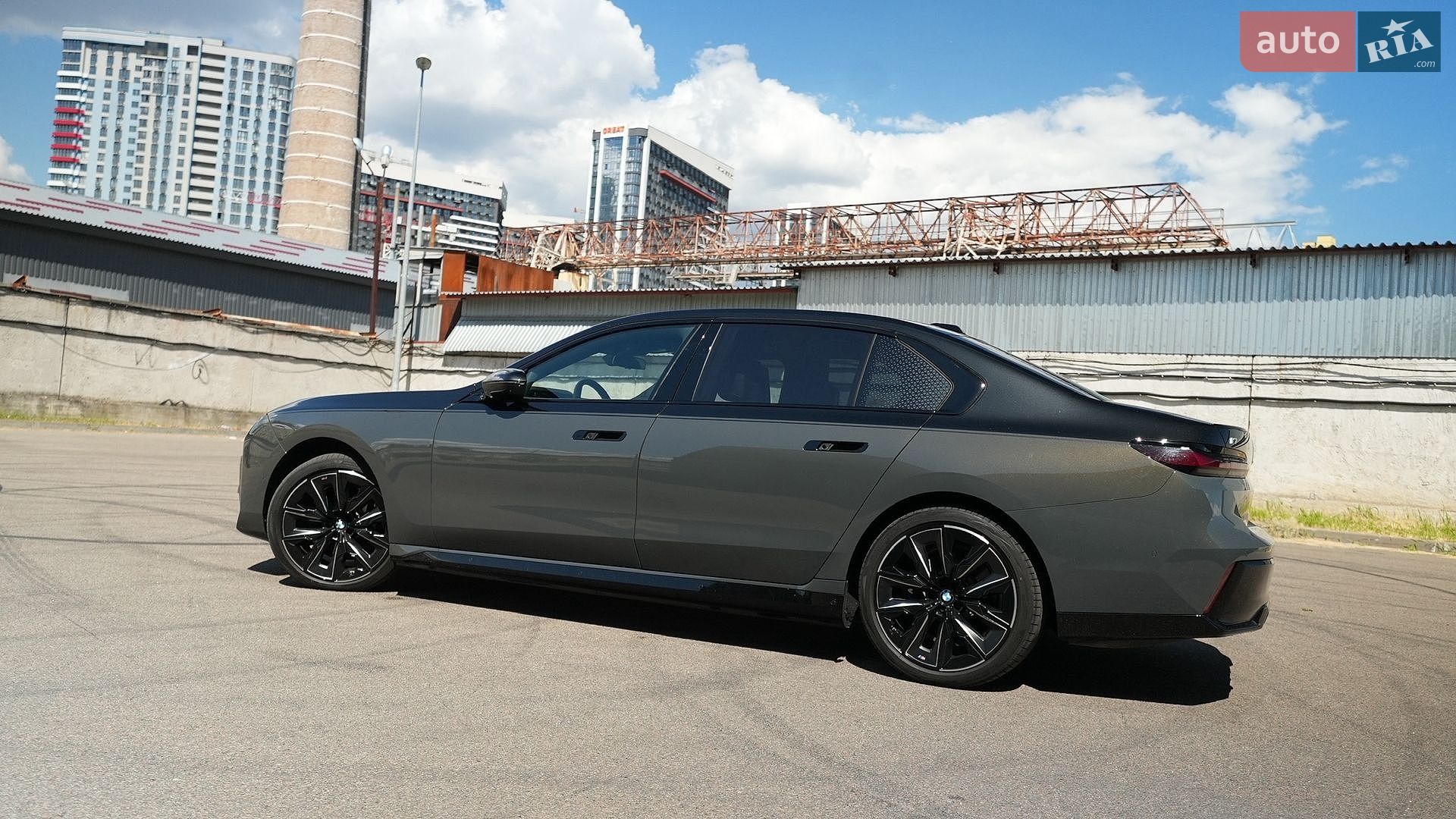 BMW I7 2023 VIN WBY51EJ010CM34424 фото оголошення 4 з 44