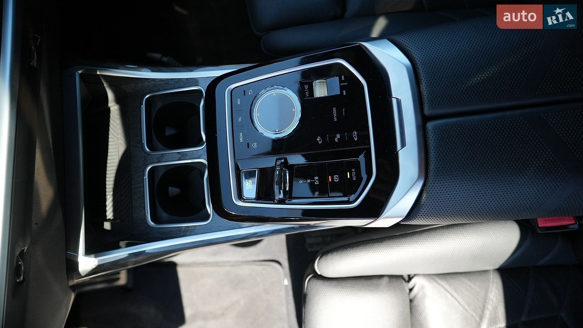 BMW I7 2023 VIN WBY51EJ010CM34424 фото оголошення 18 з 44