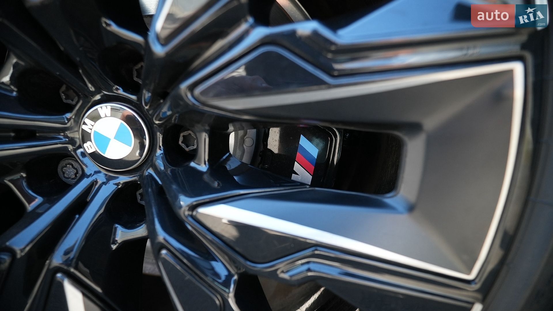 BMW I7 2023 VIN WBY51EJ010CM34424 фото оголошення 40 з 44
