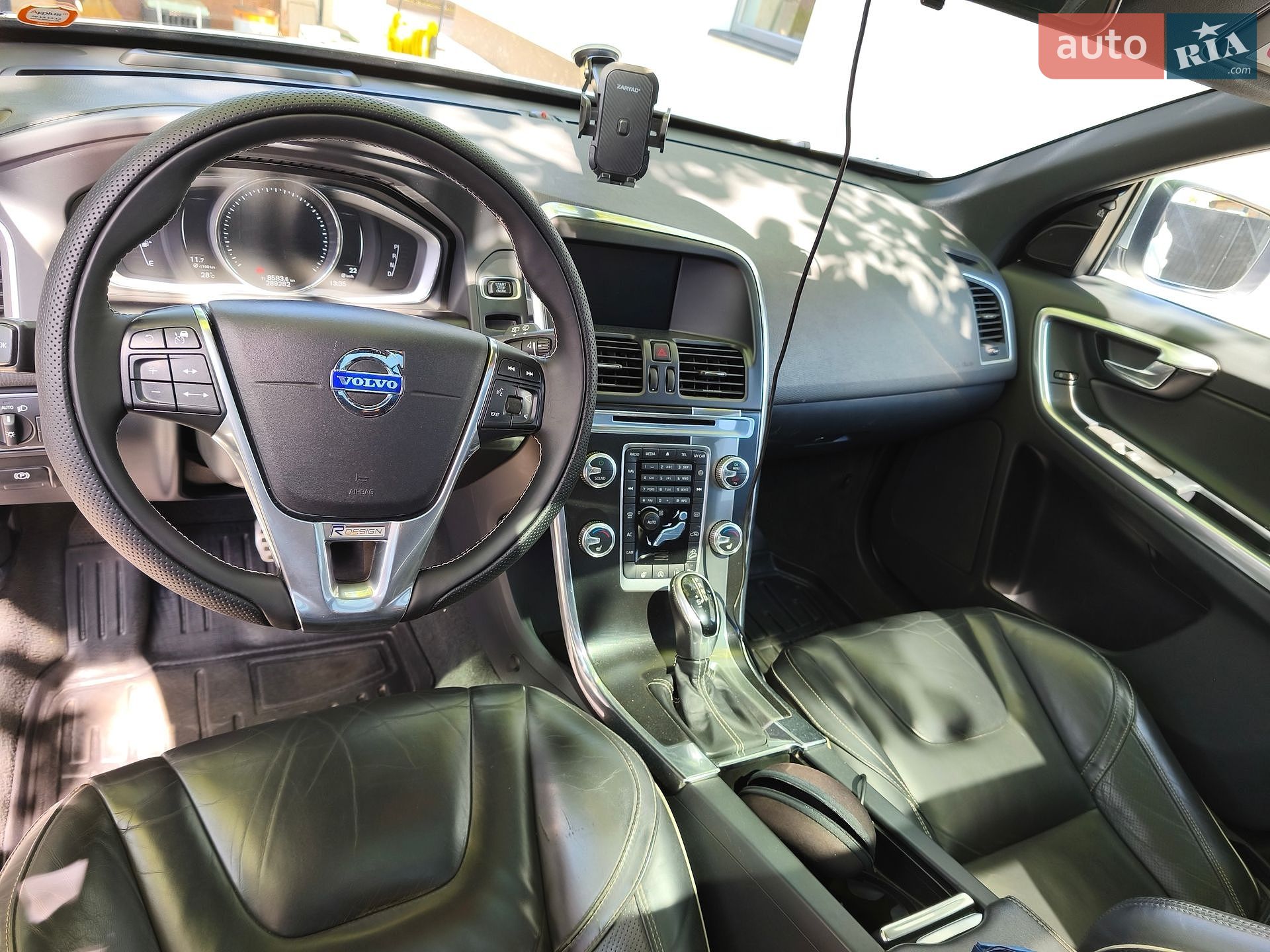 Volvo XC60 2017 VIN YV1DZA5C6H2193471 фото оголошення 4 з 17