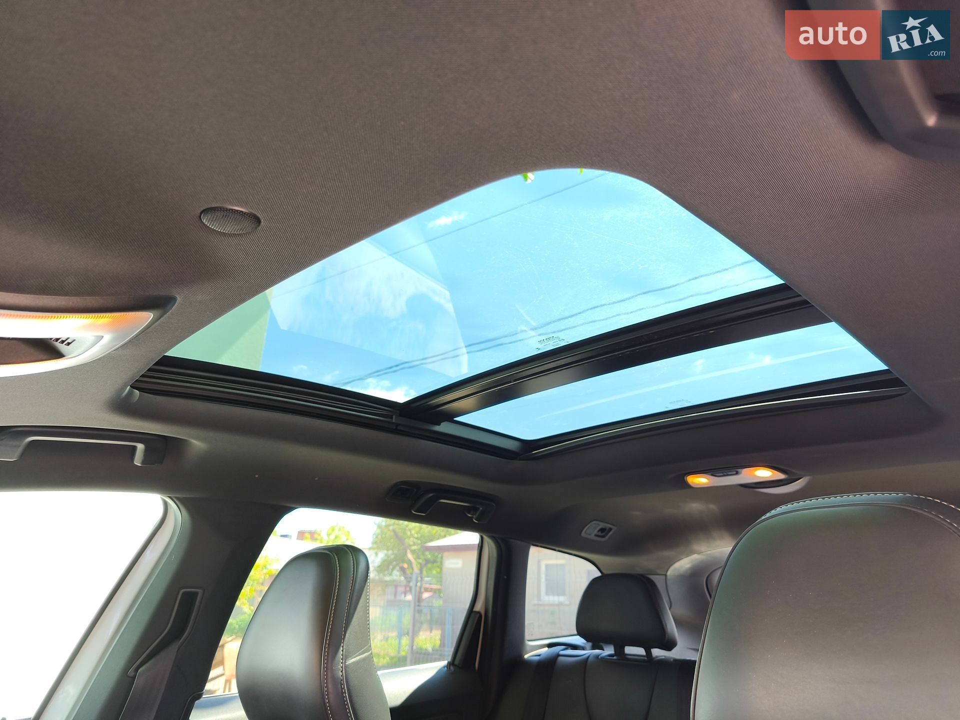 Volvo XC60 2017 VIN YV1DZA5C6H2193471 фото оголошення 8 з 17