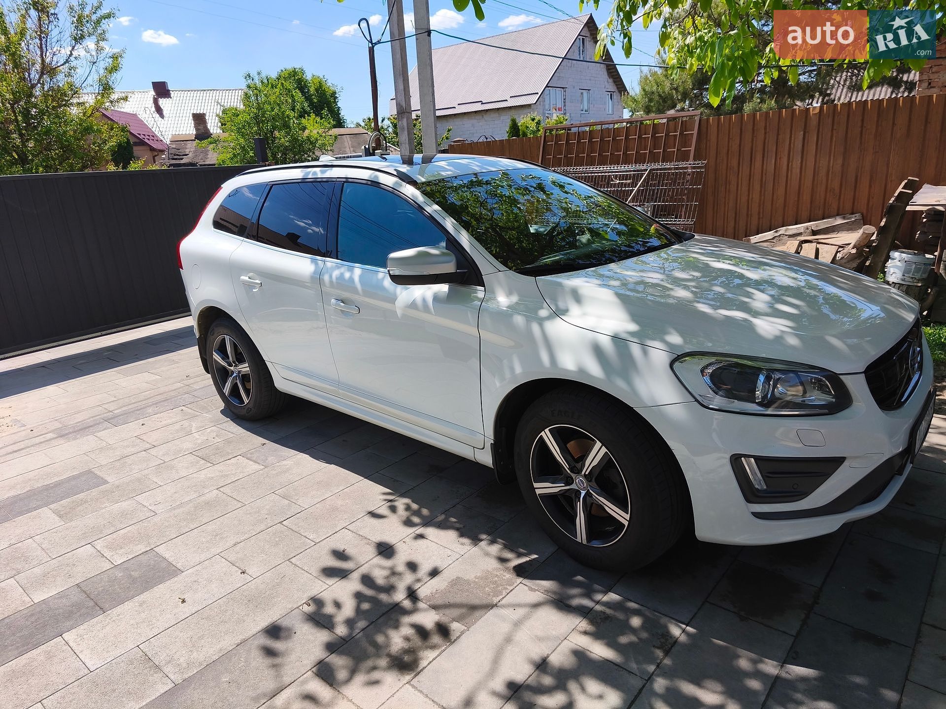 Volvo XC60 2017 VIN YV1DZA5C6H2193471 фото оголошення 16 з 17