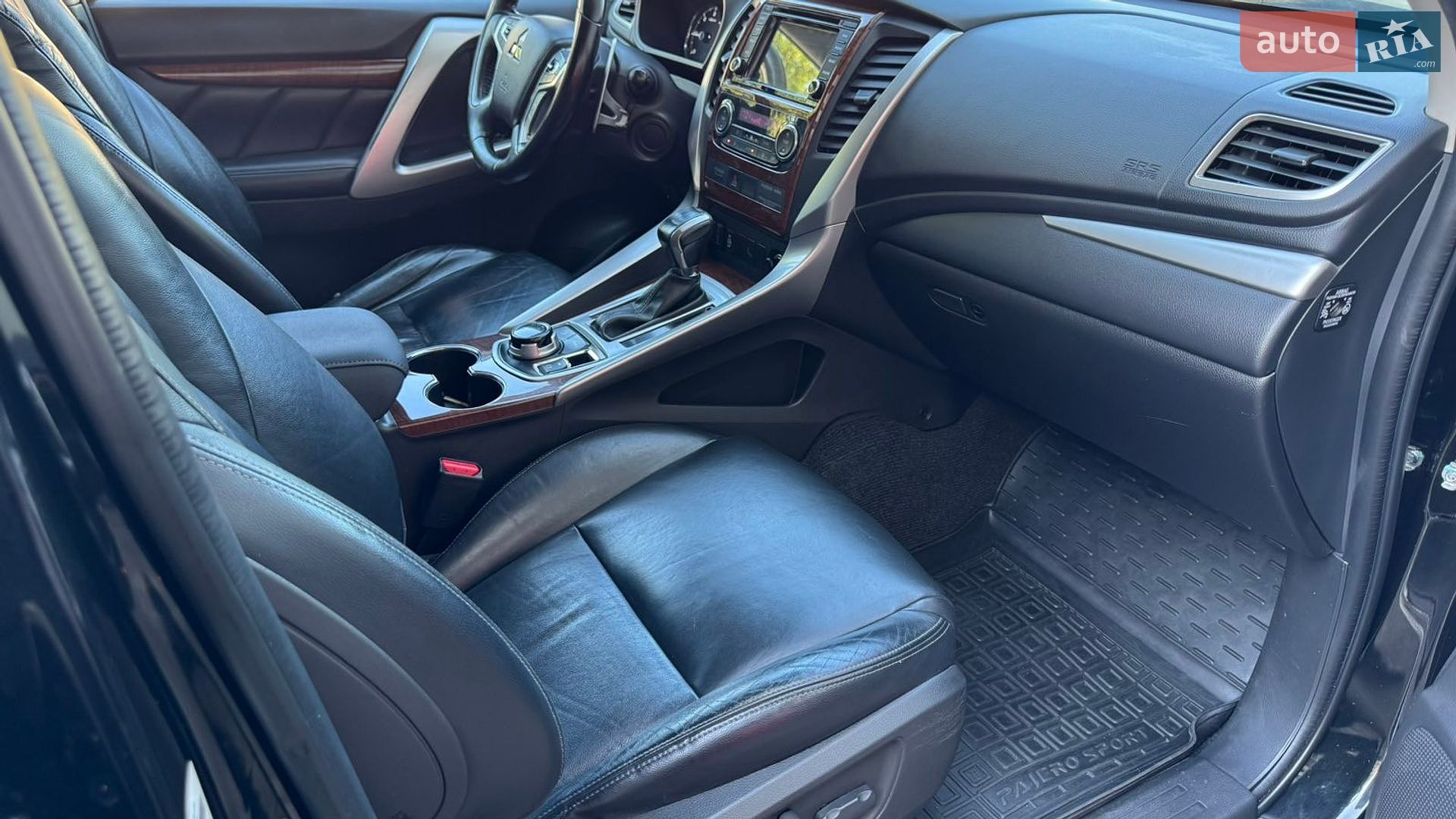 Mitsubishi Pajero Sport 2016 VIN MMCGUKS10GHZ00953 фото оголошення 6 з 18
