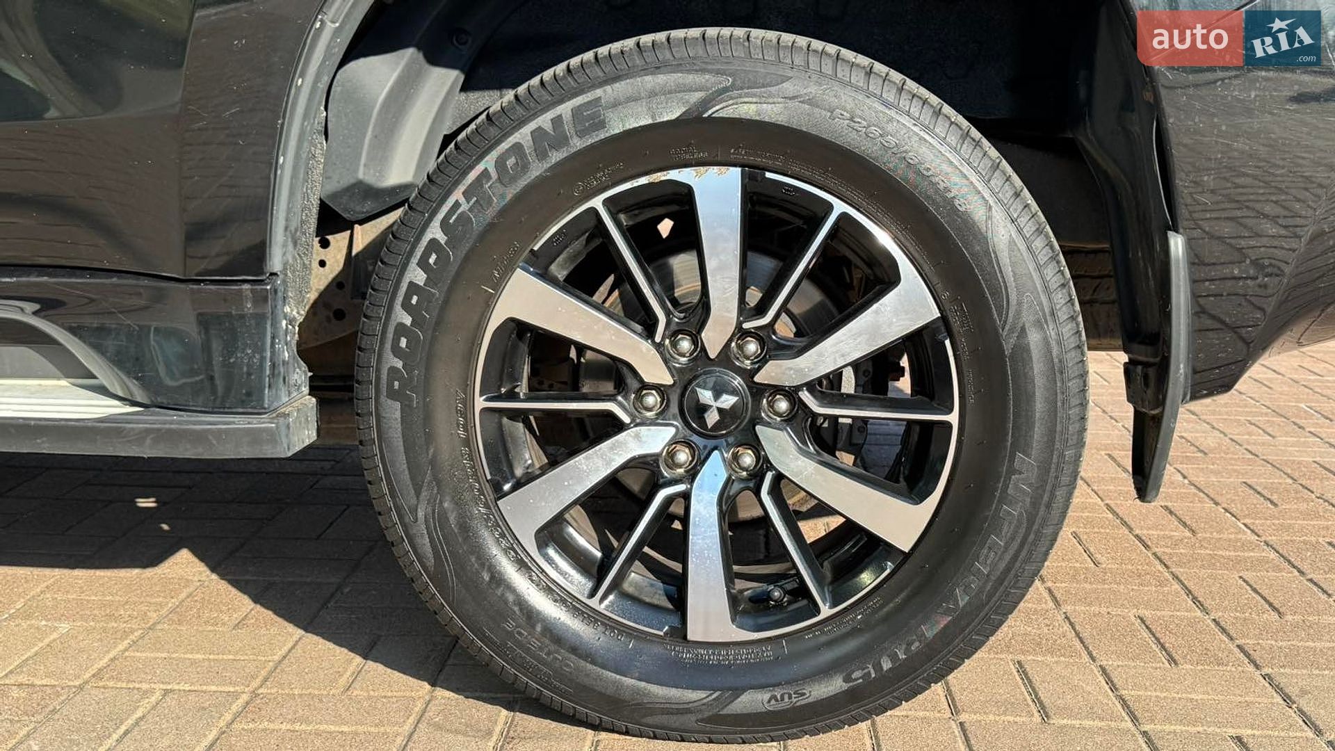 Mitsubishi Pajero Sport 2016 VIN MMCGUKS10GHZ00953 фото оголошення 15 з 18