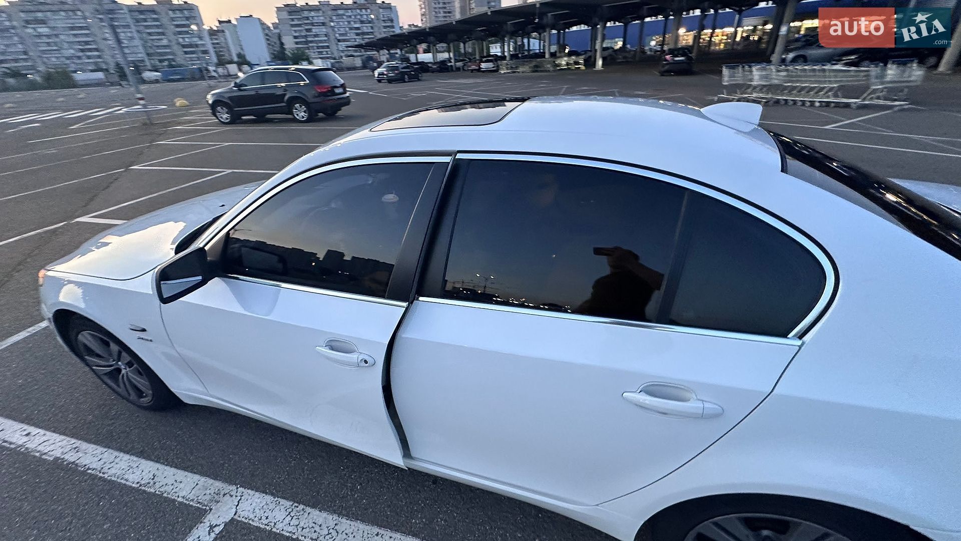 BMW 5 Series 2009 VIN WBANV1C53AC156728 фото оголошення 4 з 32