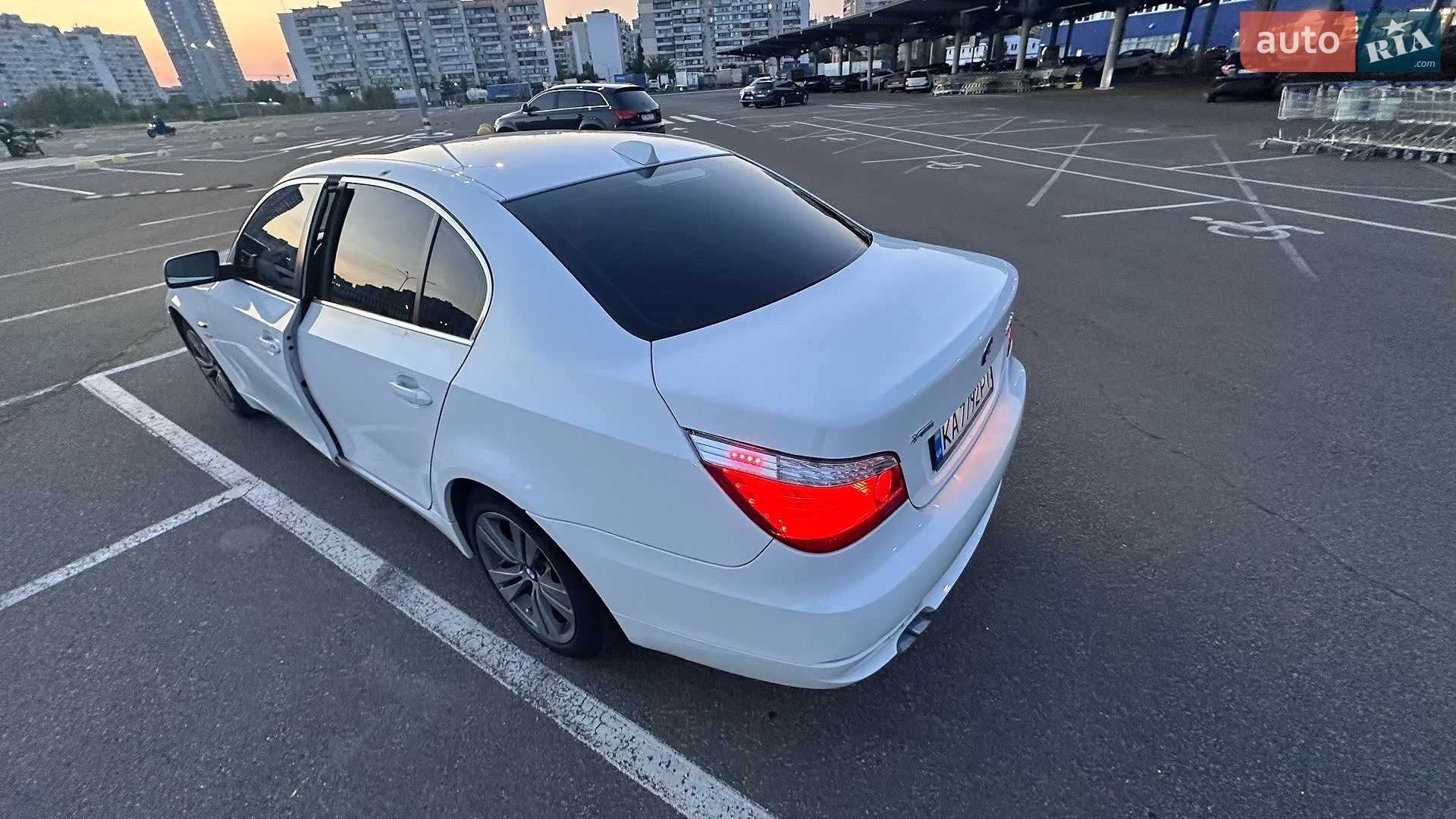 BMW 5 Series 2009 VIN WBANV1C53AC156728 фото оголошення 10 з 32