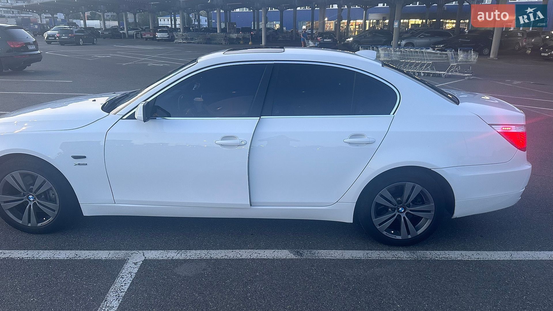BMW 5 Series 2009 VIN WBANV1C53AC156728 фото оголошення 12 з 32