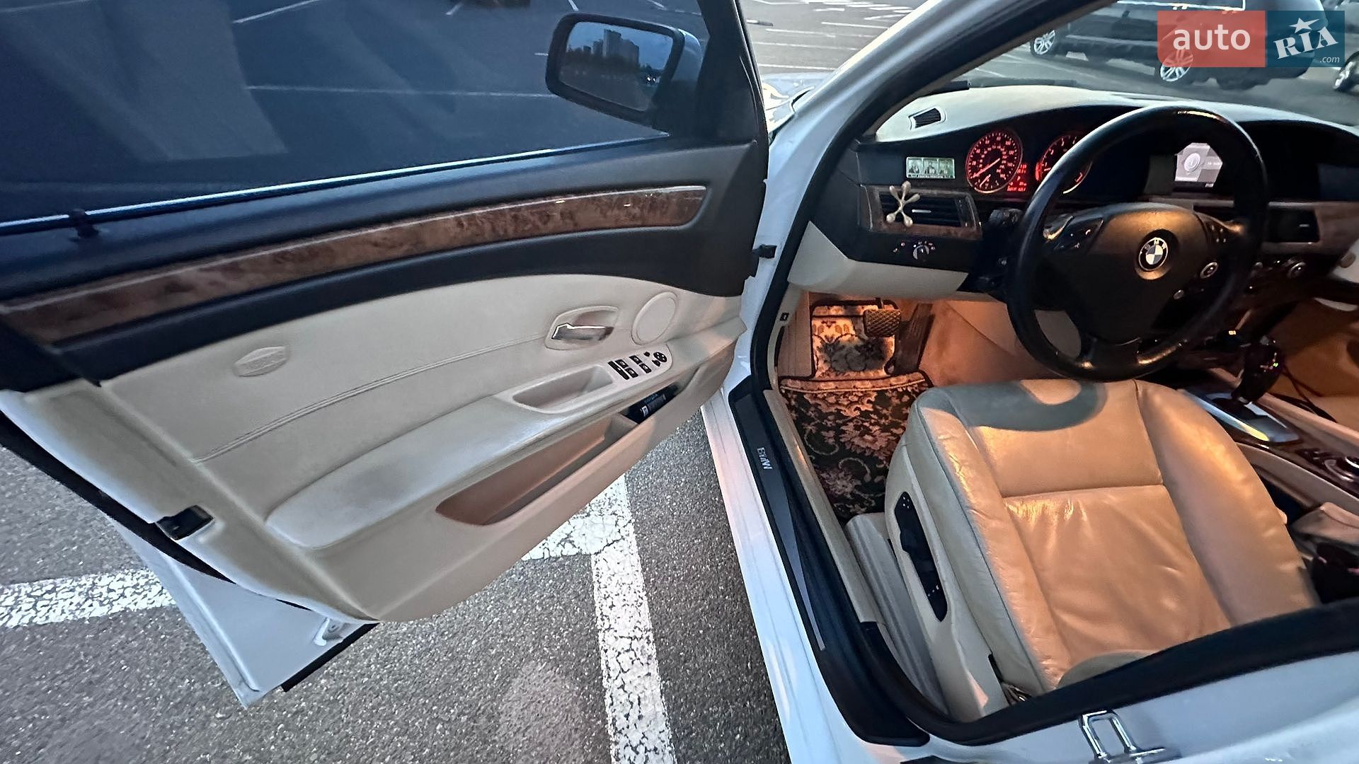 BMW 5 Series 2009 VIN WBANV1C53AC156728 фото оголошення 27 з 32