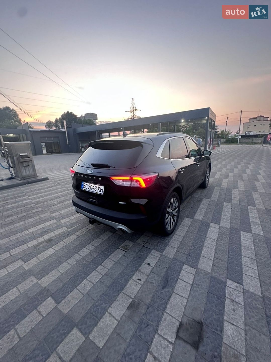 Ford Escape 2020 VIN 1FMCU9J98LUB15232 фото оголошення 2 з 14