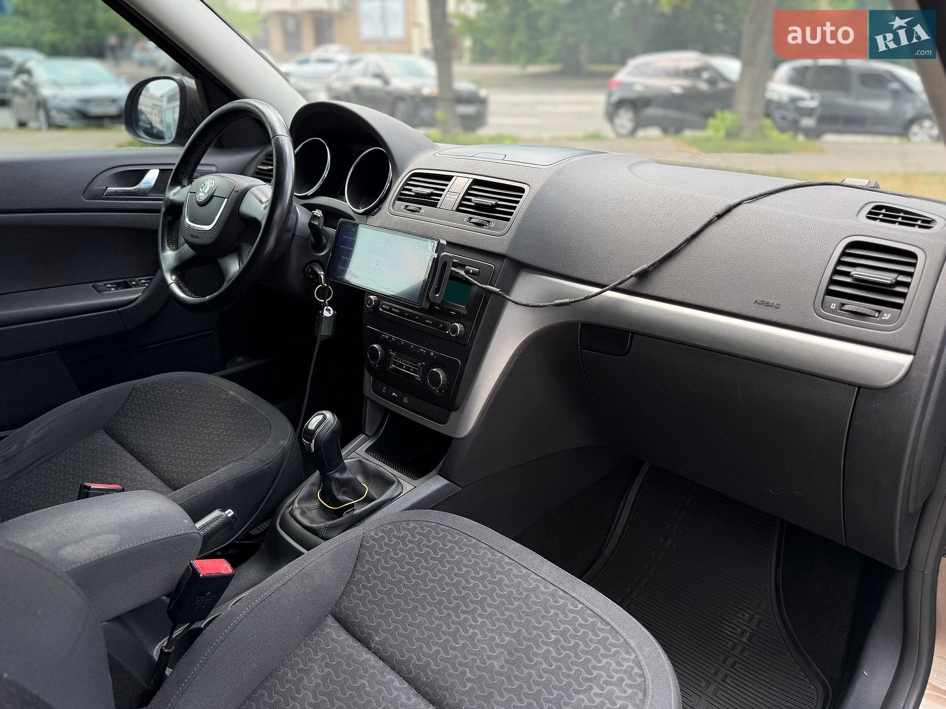 Skoda Yeti 2012 VIN TMBLD25L7CB700249 фото оголошення 12 з 28