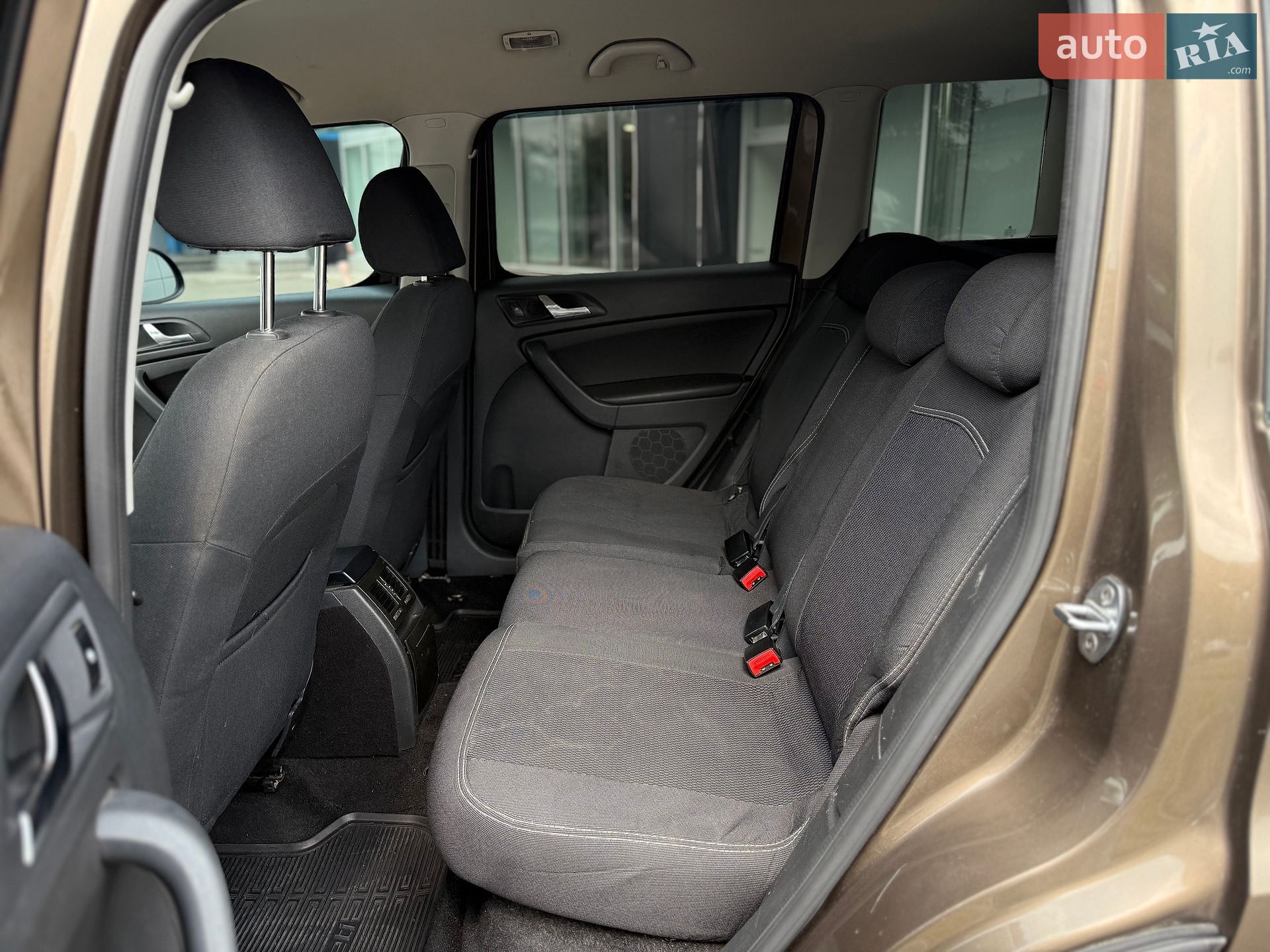 Skoda Yeti 2012 VIN TMBLD25L7CB700249 фото оголошення 17 з 28