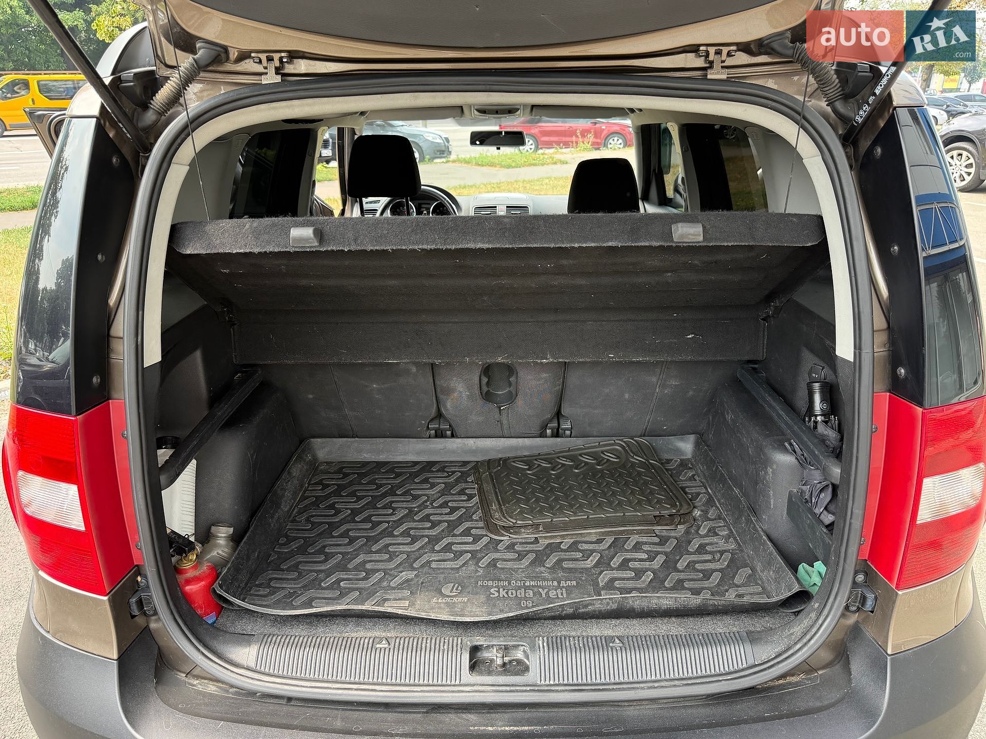 Skoda Yeti 2012 VIN TMBLD25L7CB700249 фото оголошення 24 з 28