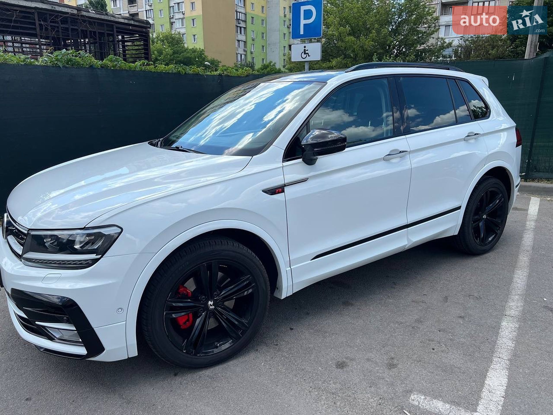 Volkswagen Tiguan 2017 VIN WVGZZZ5NZHW399240 фото оголошення 4 з 17