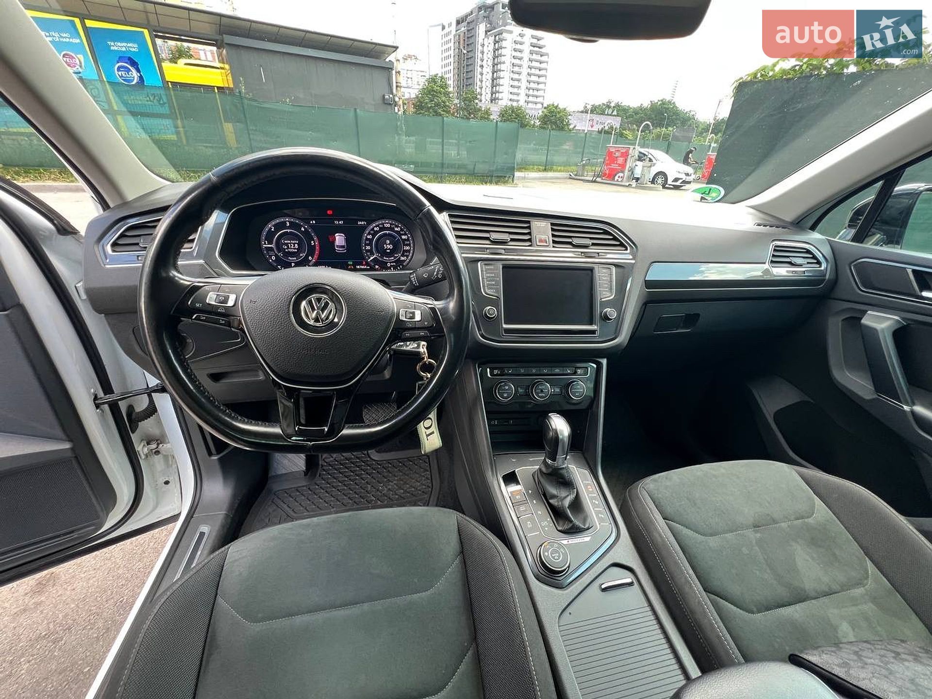 Volkswagen Tiguan 2017 VIN WVGZZZ5NZHW399240 фото оголошення 8 з 17