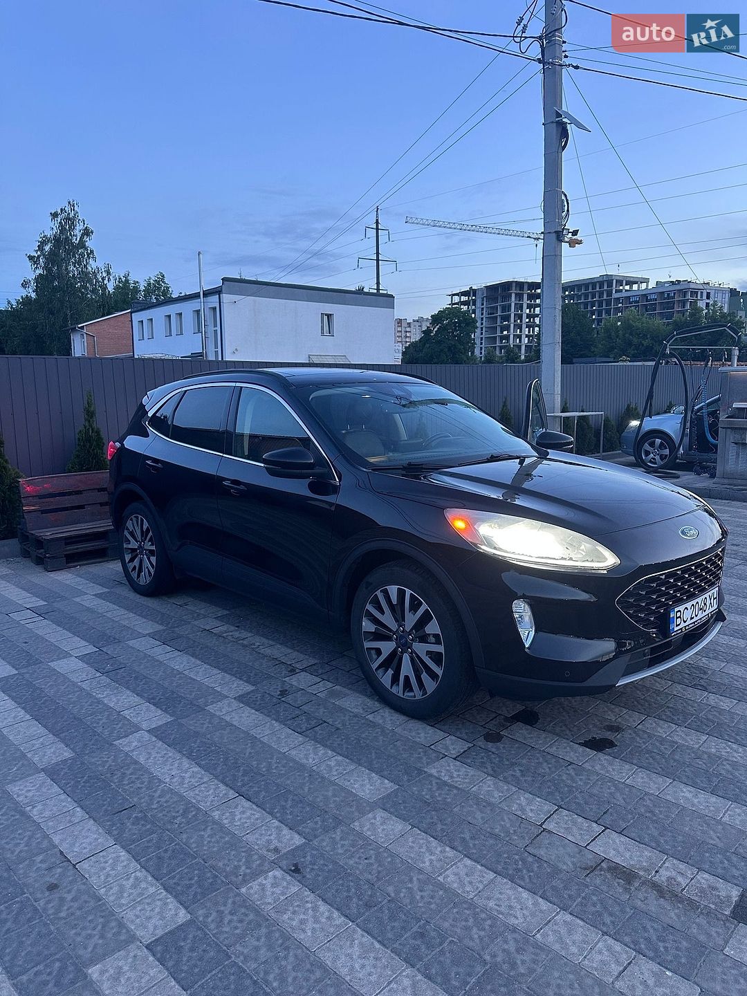 Ford Escape 2020 VIN 1FMCU9J98LUB15232 фото оголошення 12 з 14