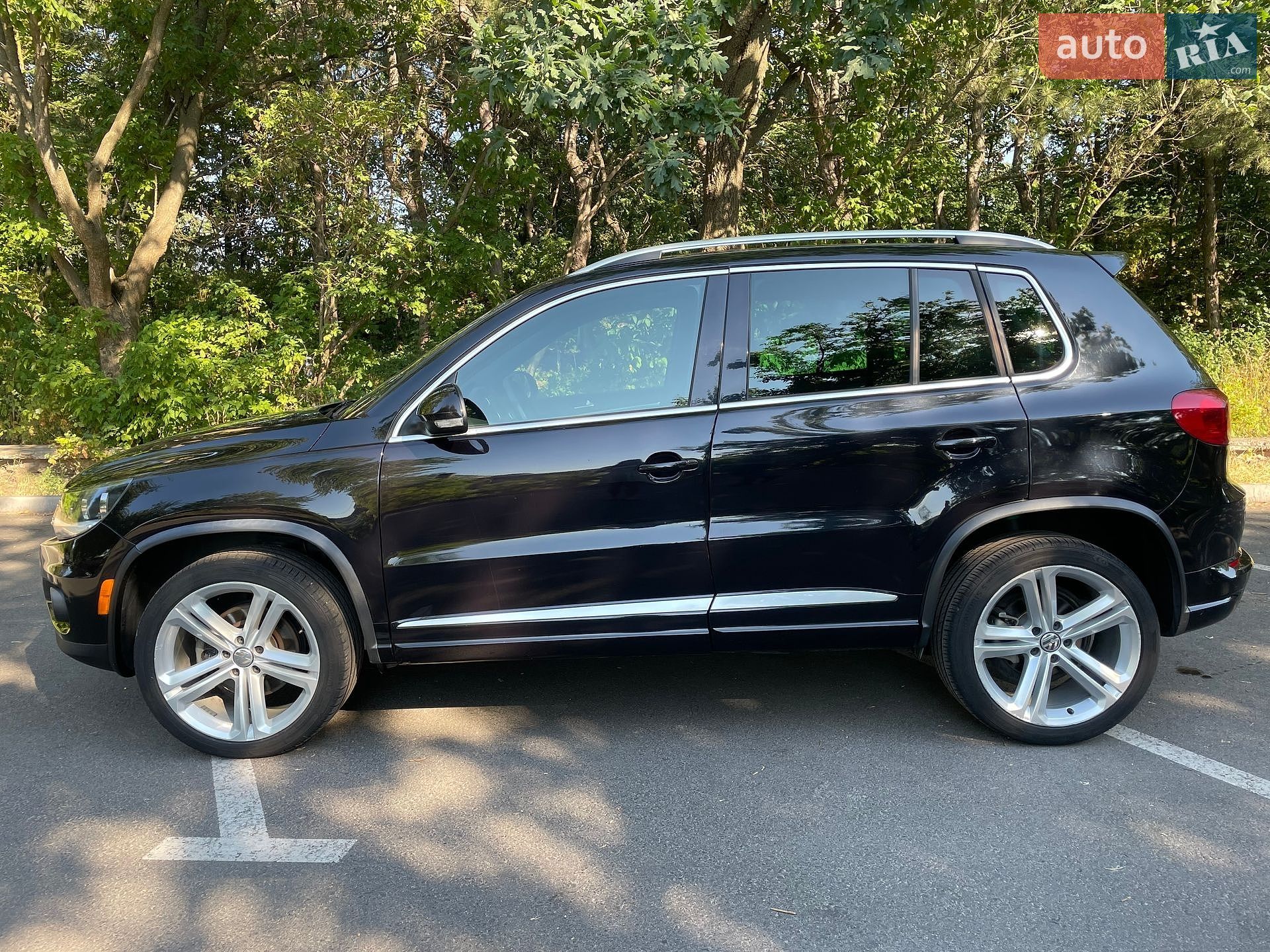 Volkswagen Tiguan 2016 VIN WVGAV7AX7GW089661 фото оголошення 2 з 22