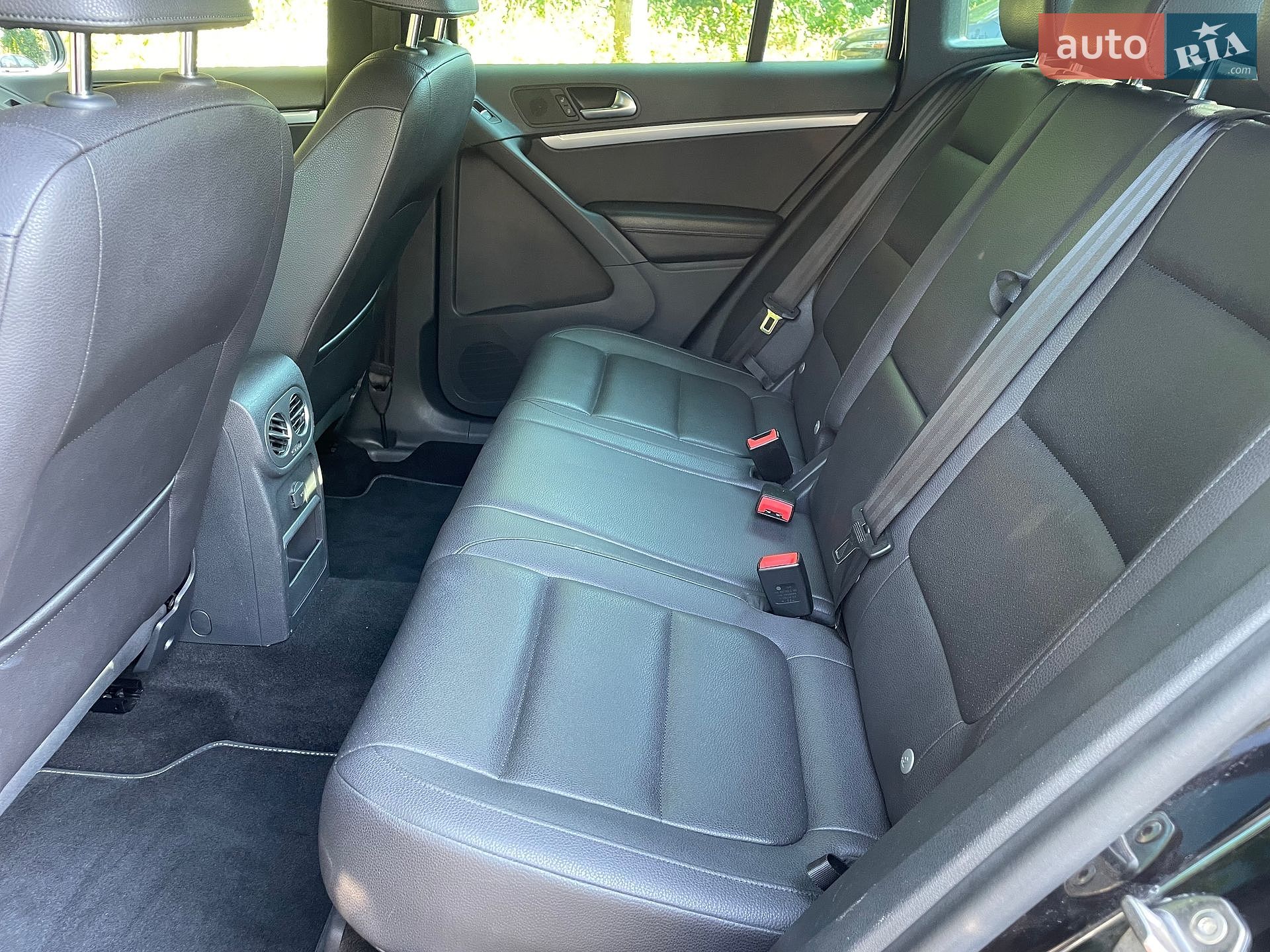 Volkswagen Tiguan 2016 VIN WVGAV7AX7GW089661 фото оголошення 13 з 22