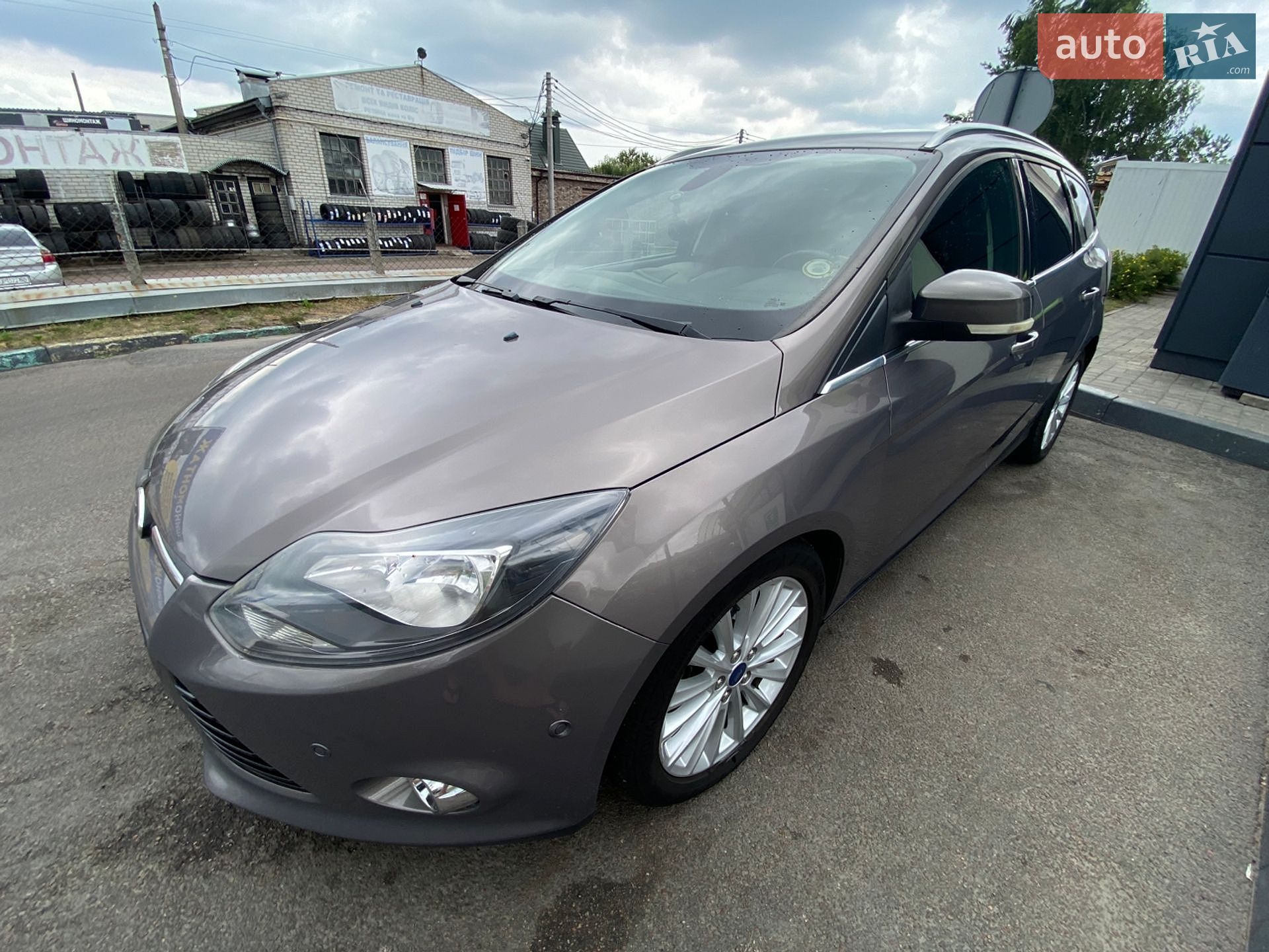 Ford Focus 2013 VIN WF0LXXGCBLDU83532 фото оголошення 8 з 19