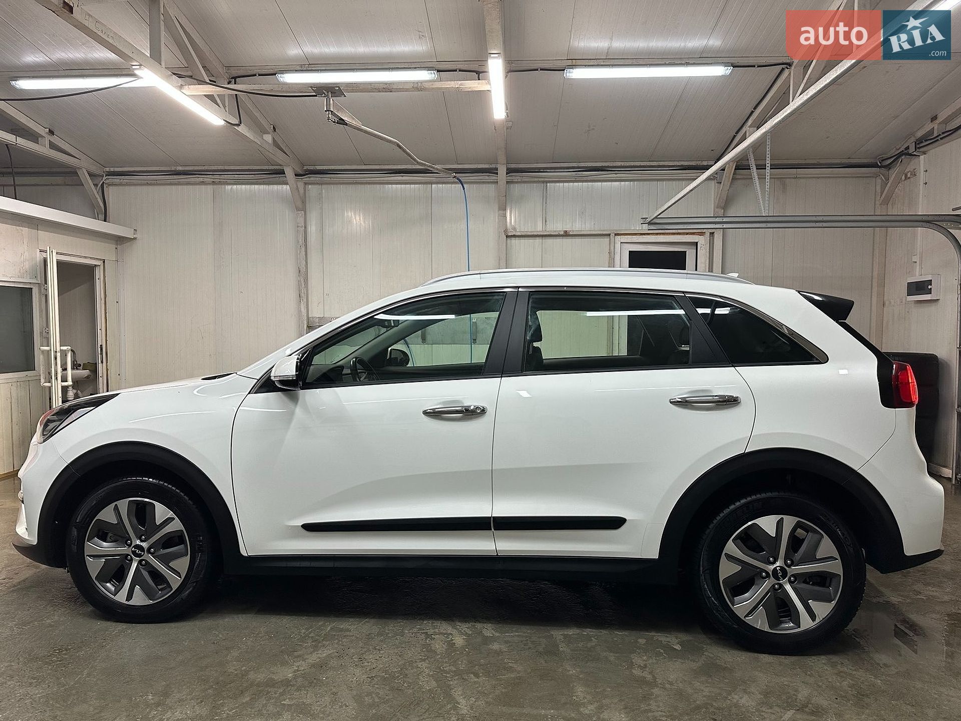 Kia Niro 2021 VIN KNACC81GFN5131119 фото оголошення 16 з 74