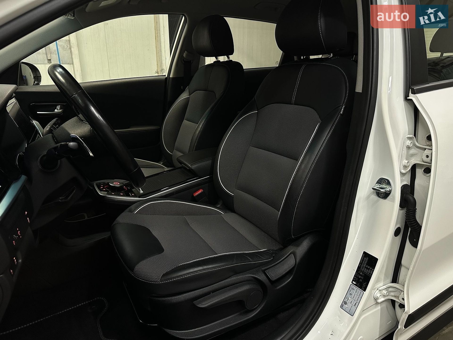 Kia Niro 2021 VIN KNACC81GFN5131119 фото оголошення 27 з 74