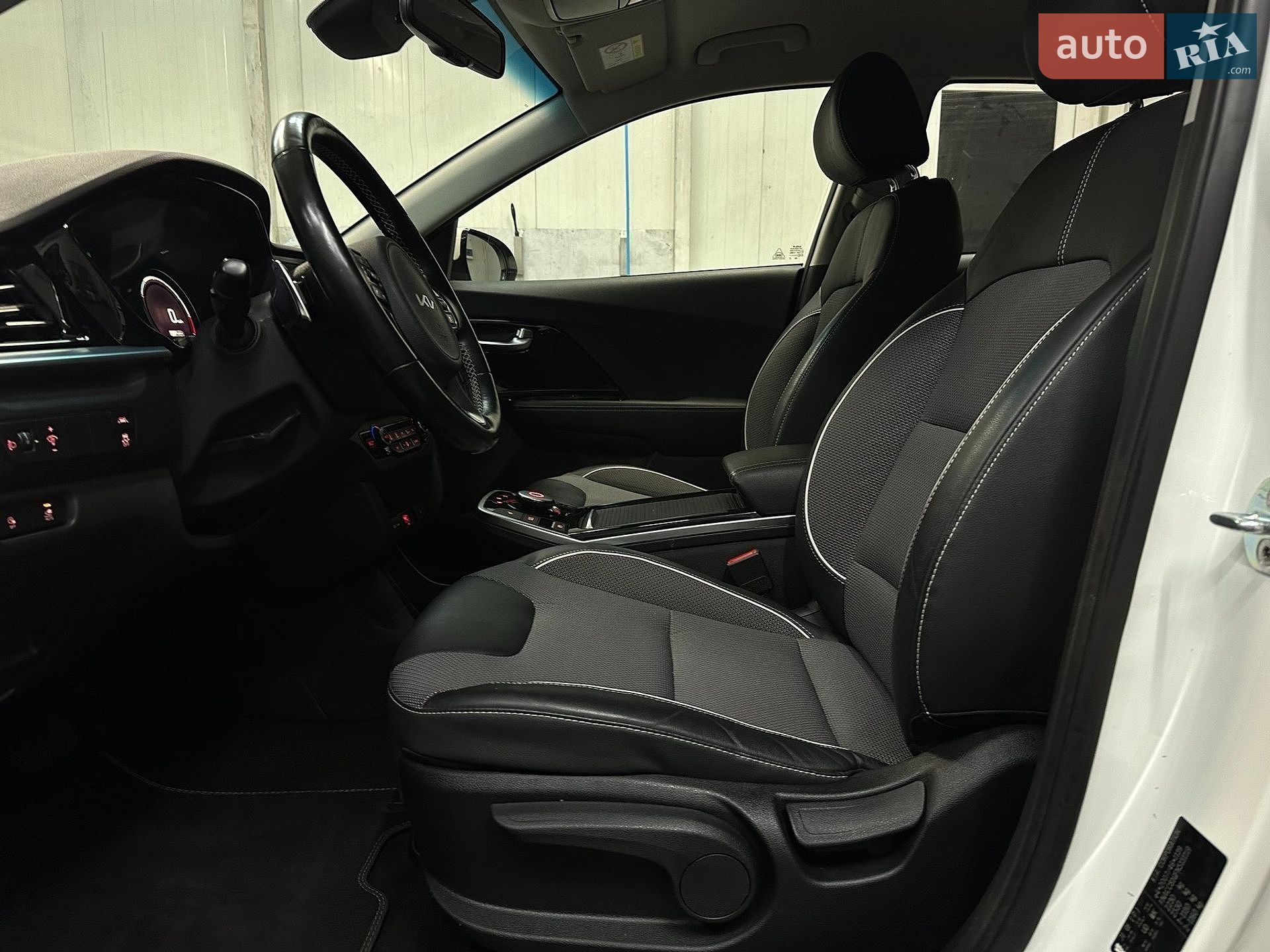 Kia Niro 2021 VIN KNACC81GFN5131119 фото оголошення 28 з 74