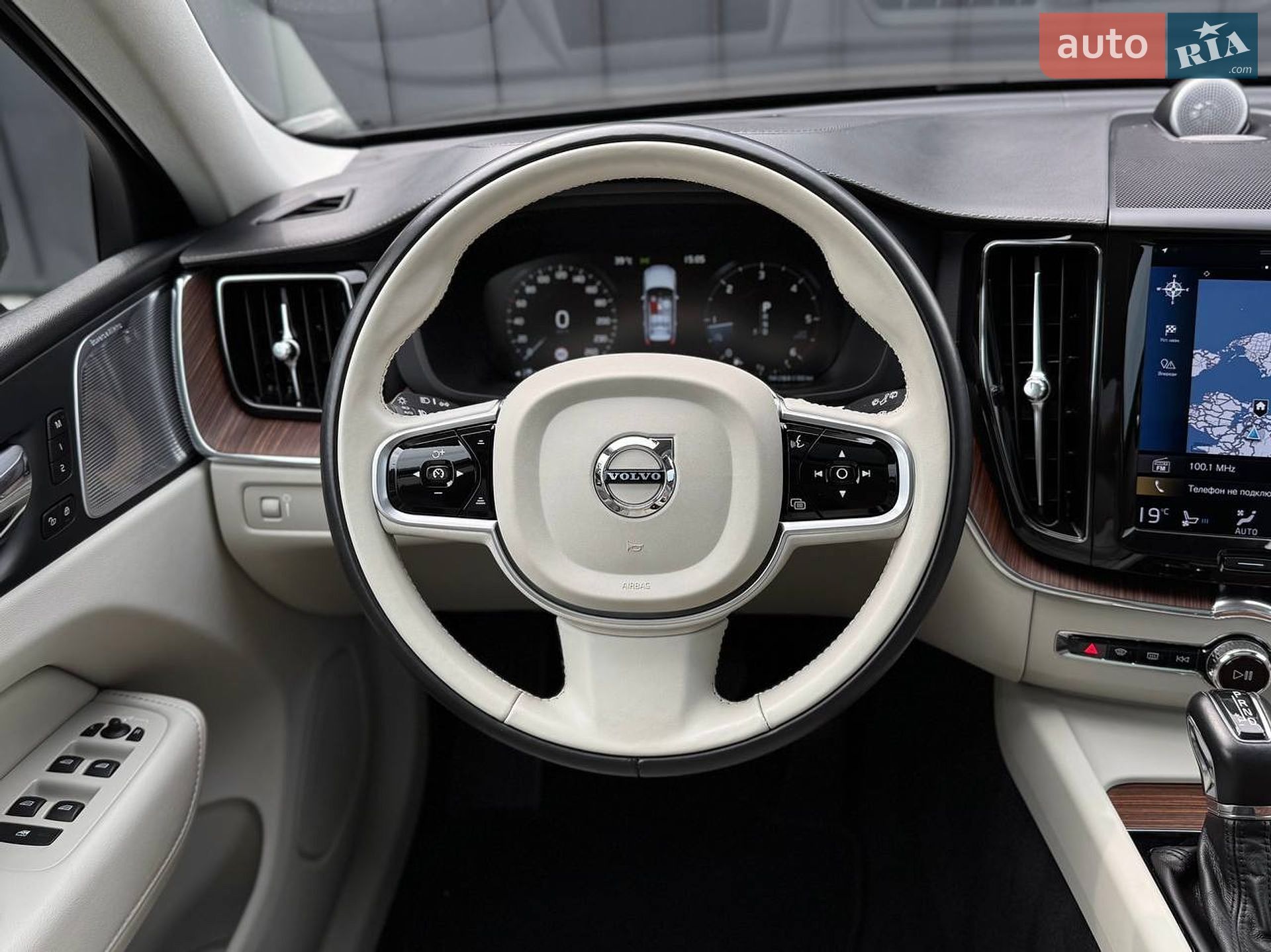 Volvo XC60 2018 VIN YV1UZ68UCJ1081133 фото оголошення 29 з 52