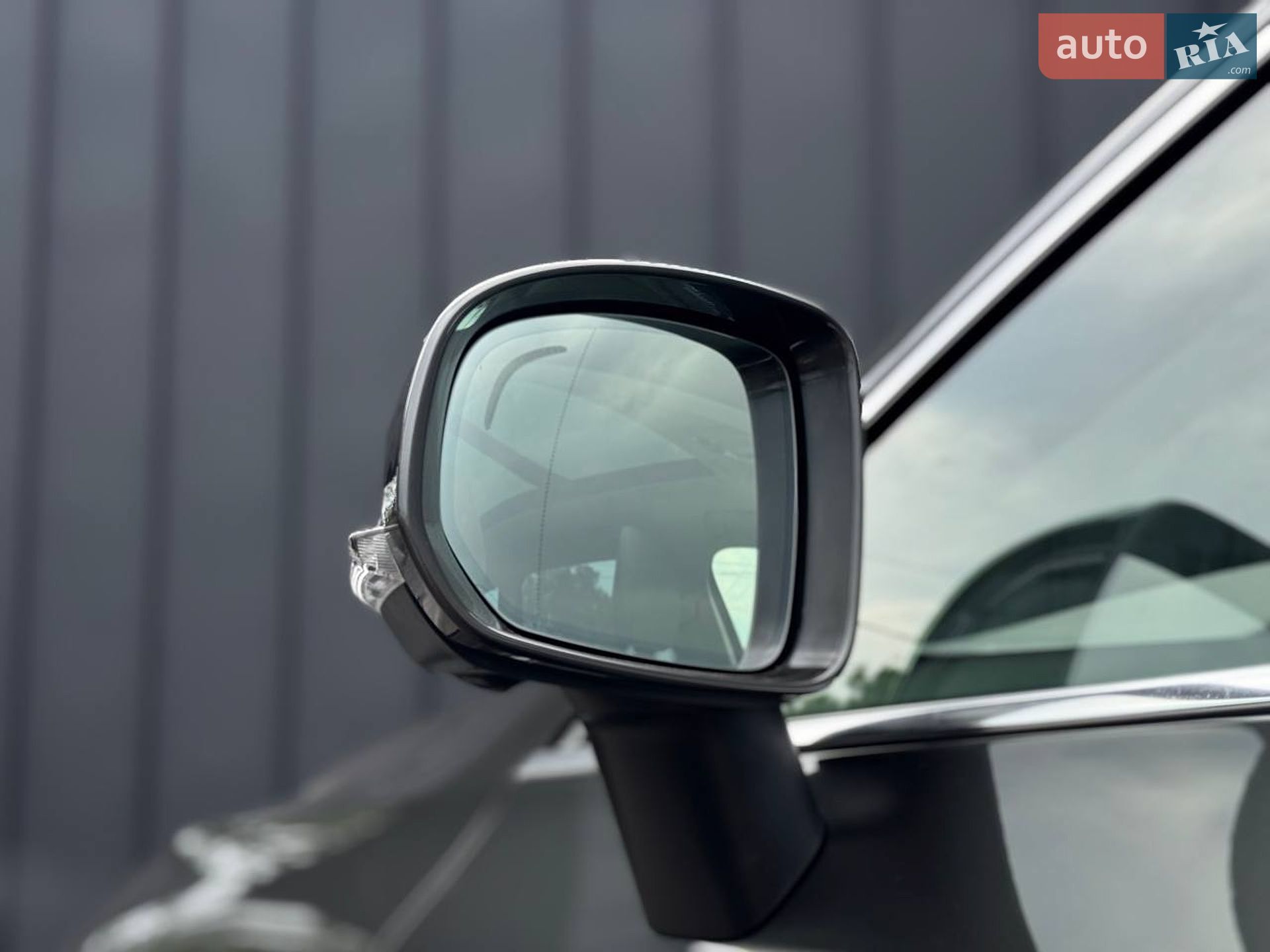 Volvo XC60 2018 VIN YV1UZ68UCJ1081133 фото оголошення 14 з 52