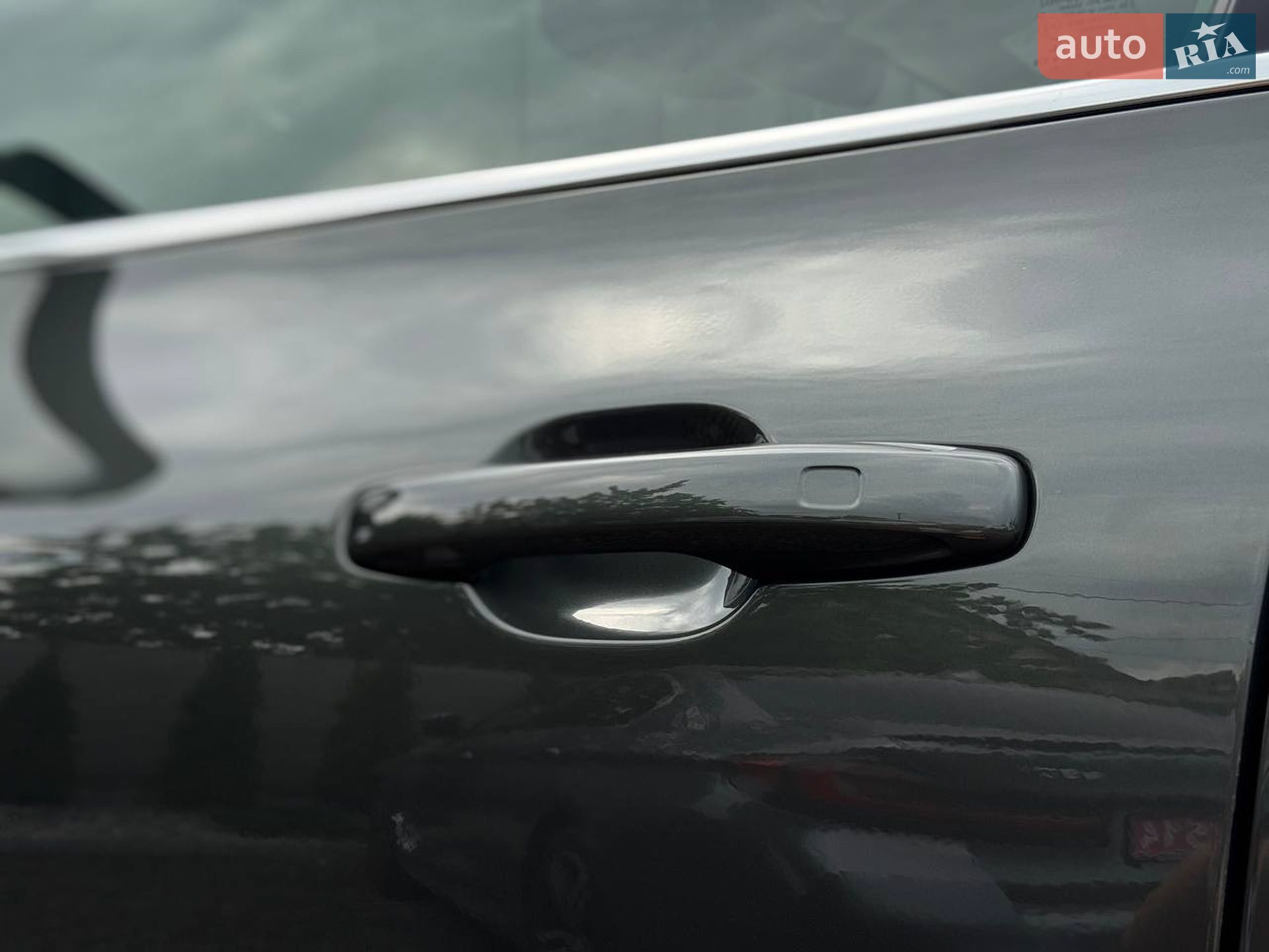 Volvo XC60 2018 VIN YV1UZ68UCJ1081133 фото оголошення 15 з 52