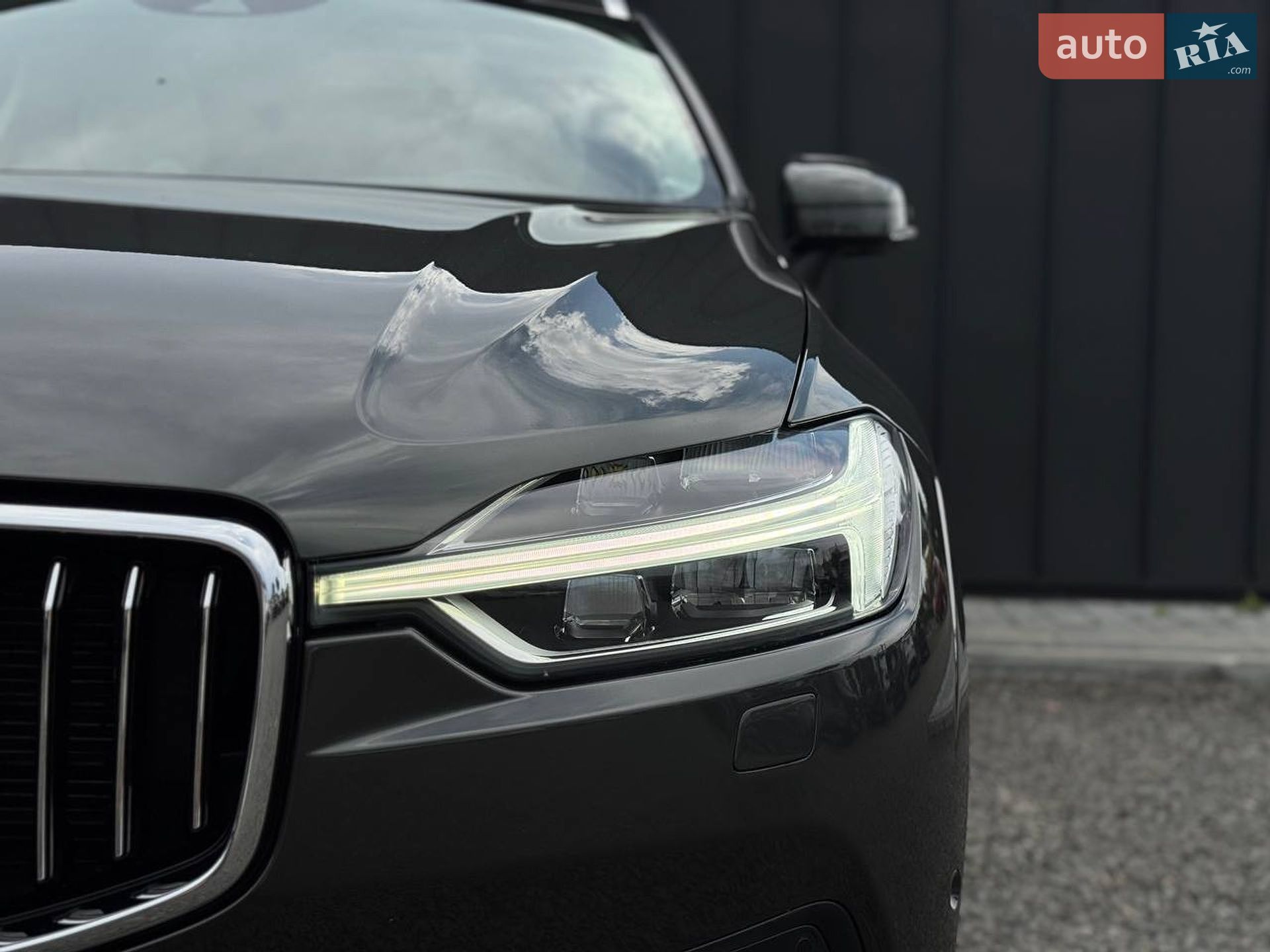 Volvo XC60 2018 VIN YV1UZ68UCJ1081133 фото оголошення 9 з 52