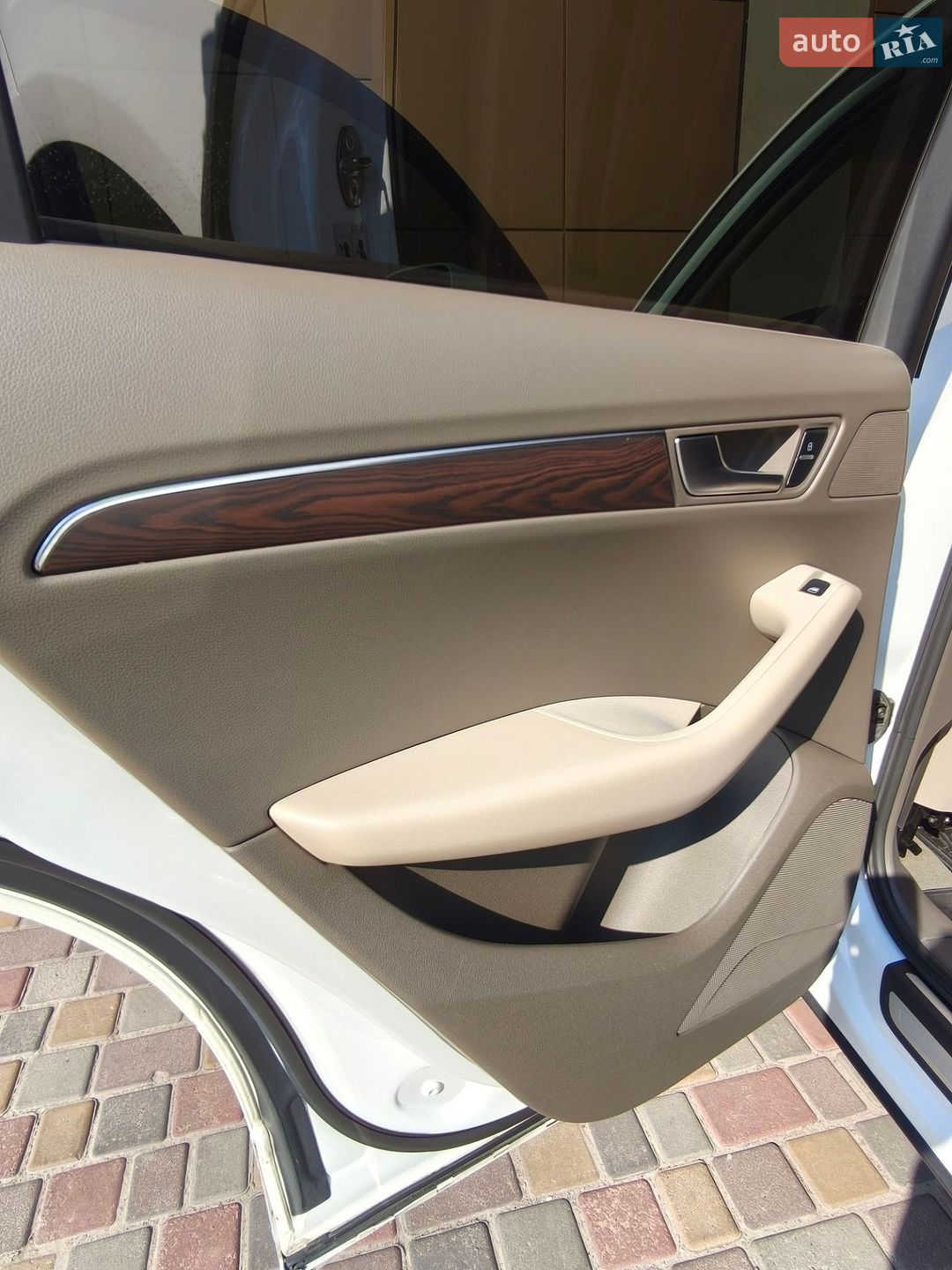 Audi Q5 2009 VIN WA1LKAFP6AA040381 фото оголошення 5 з 42