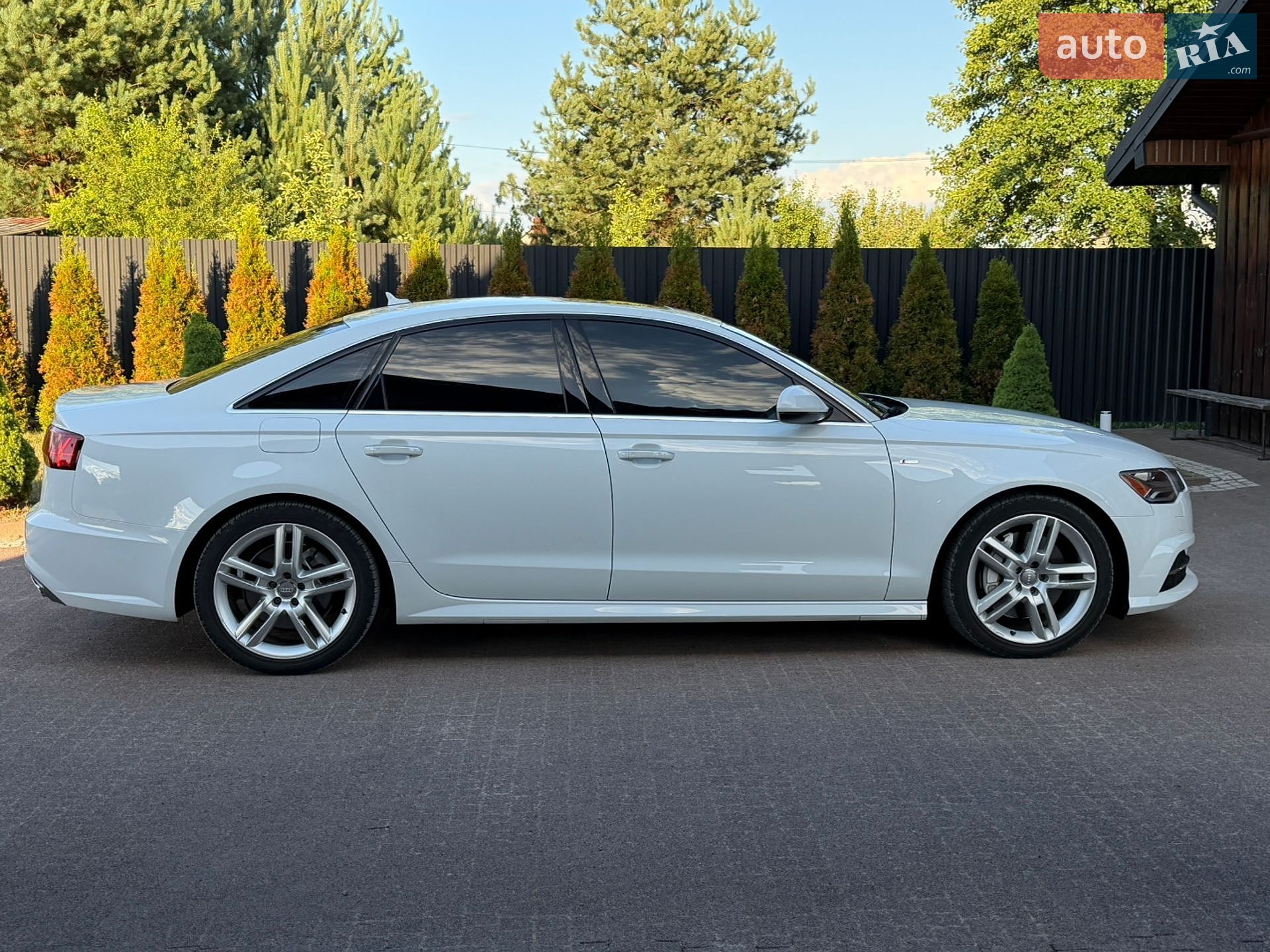 Audi A6 2015 VIN WAUGFAFC6GN068950 фото оголошення 4 з 38