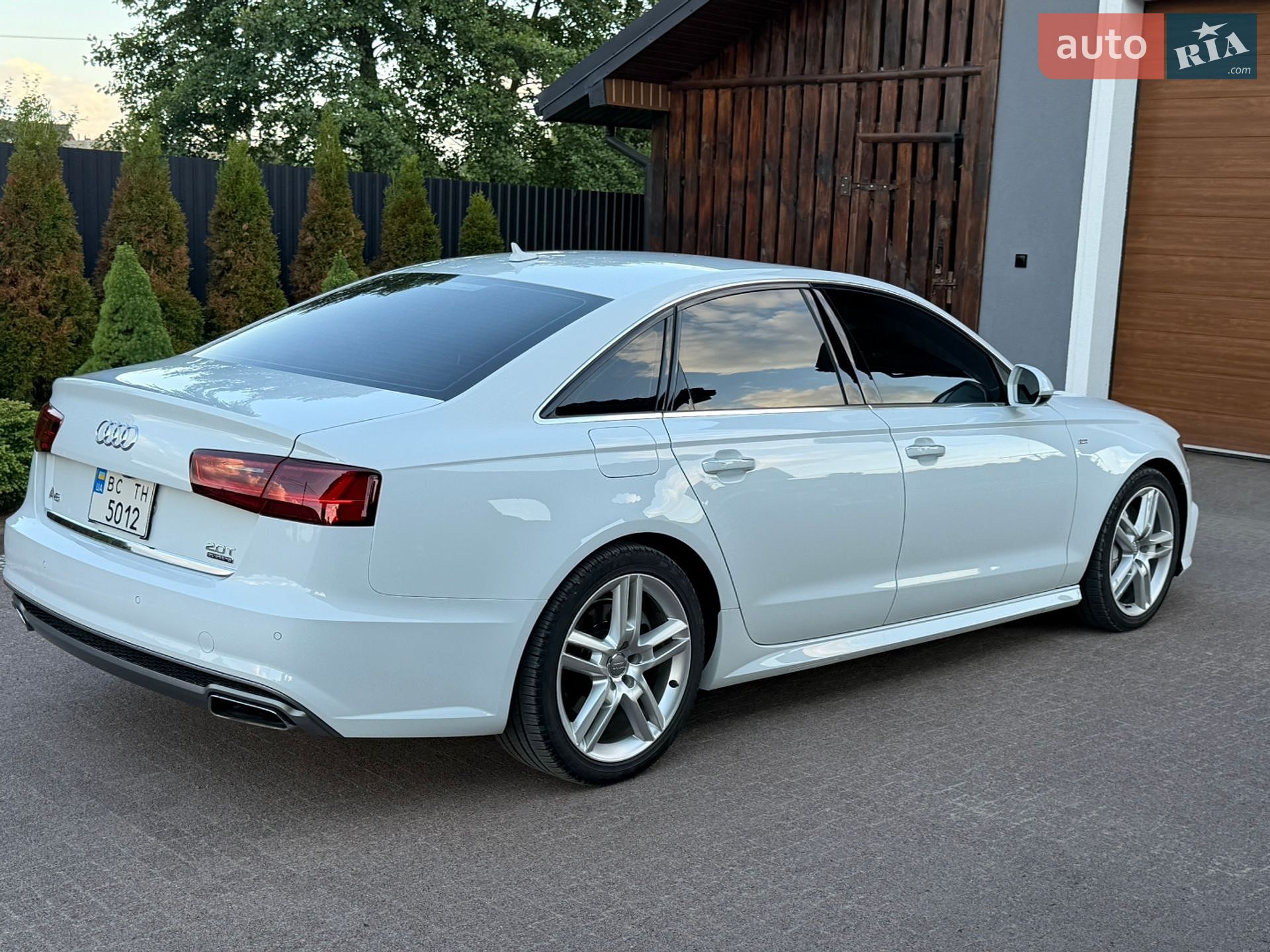 Audi A6 2015 VIN WAUGFAFC6GN068950 фото оголошення 14 з 38