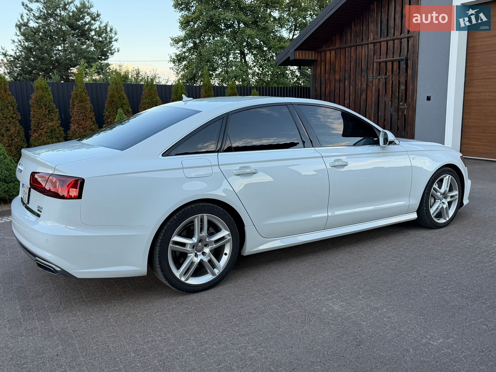 Audi A6 2015 VIN WAUGFAFC6GN068950 фото оголошення 16 з 38