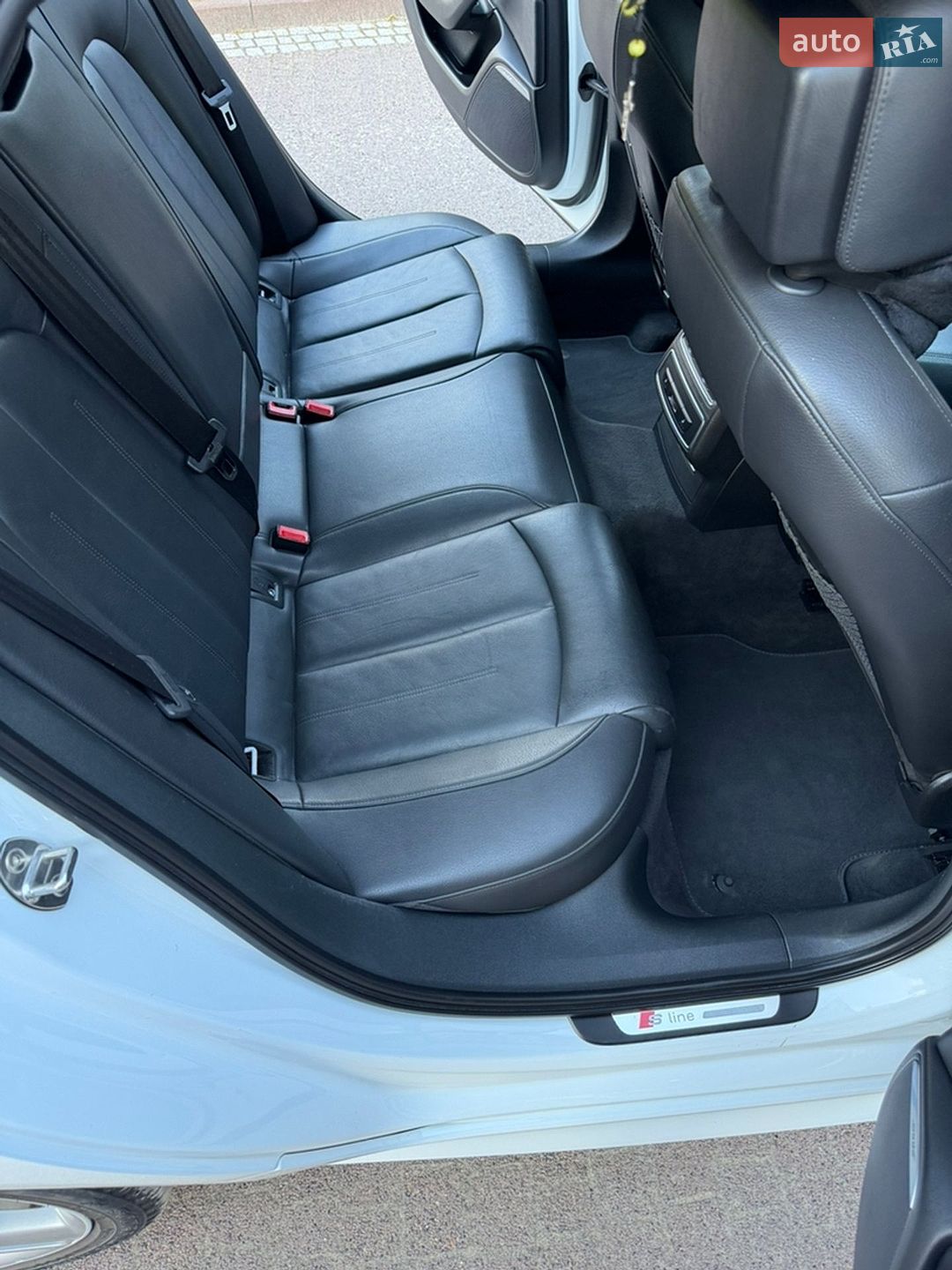 Audi A6 2015 VIN WAUGFAFC6GN068950 фото оголошення 25 з 38