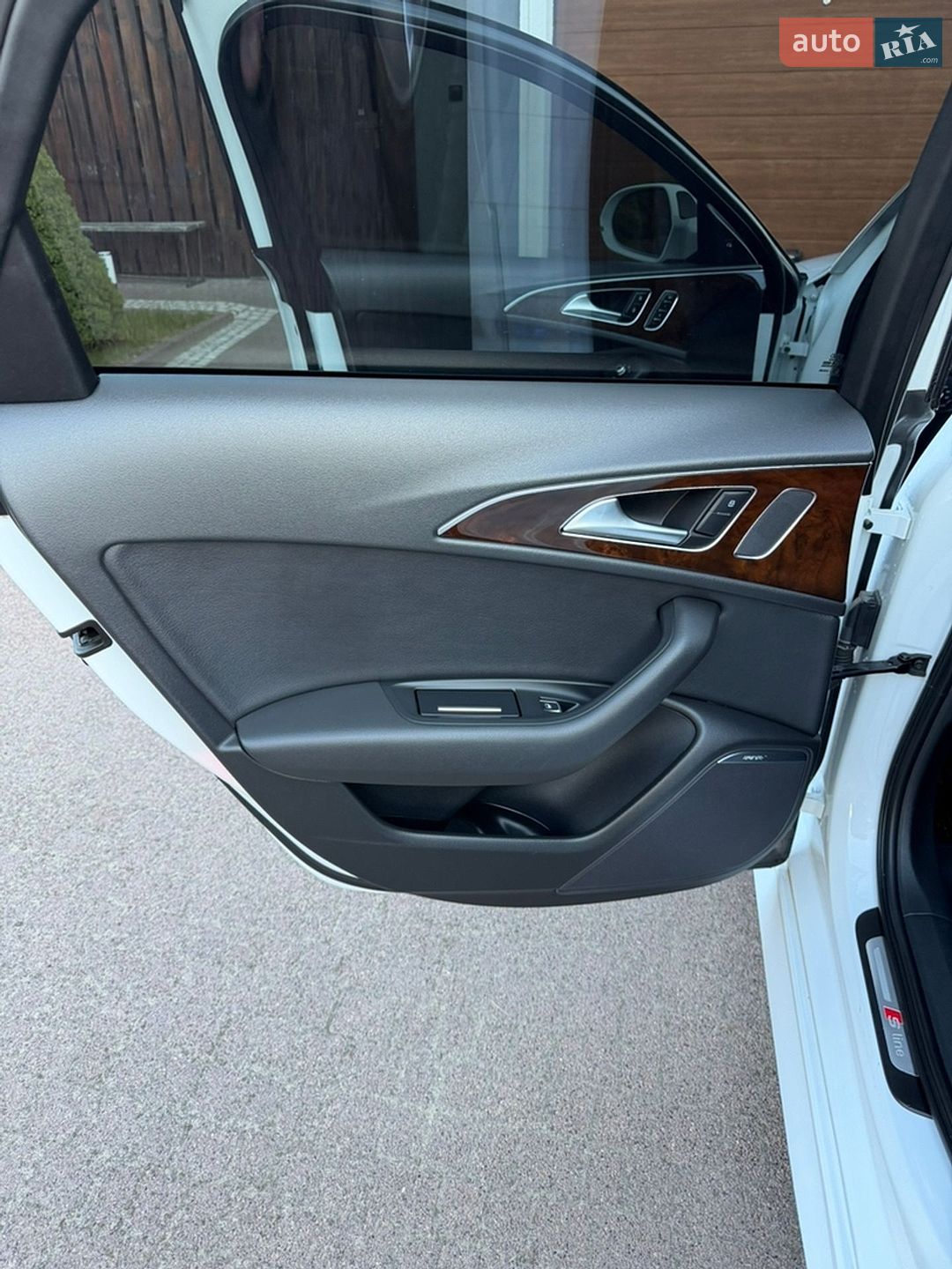 Audi A6 2015 VIN WAUGFAFC6GN068950 фото оголошення 36 з 38