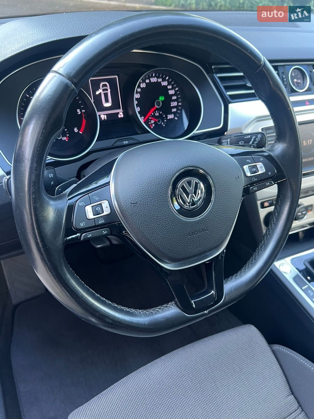 Volkswagen Passat 2017 VIN WVWZZZ3CZHP030229 фото оголошення 18 з 26