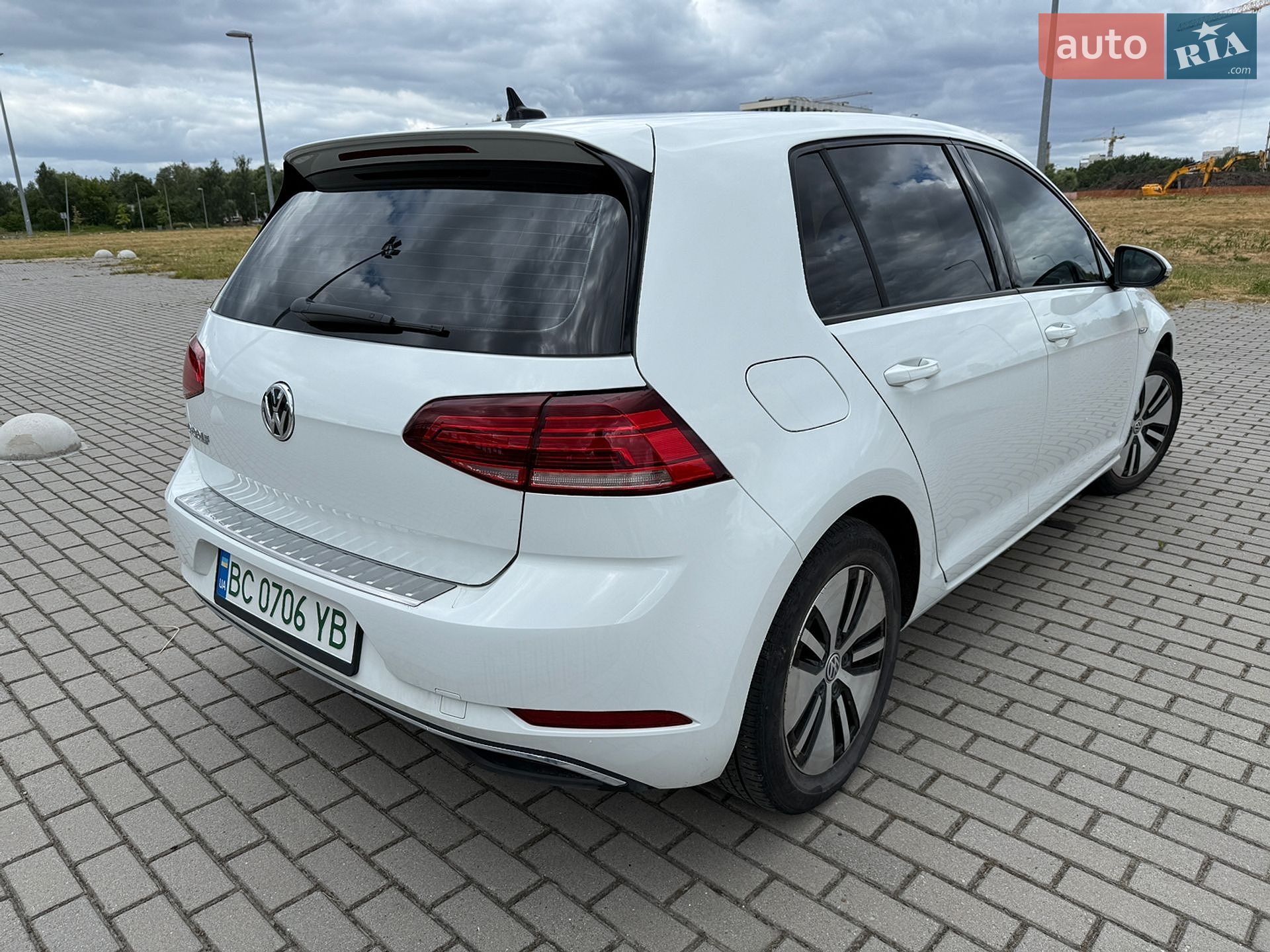 Volkswagen e-Golf 2019 VIN WVWKR7AU4KW919167 фото оголошення 4 з 13