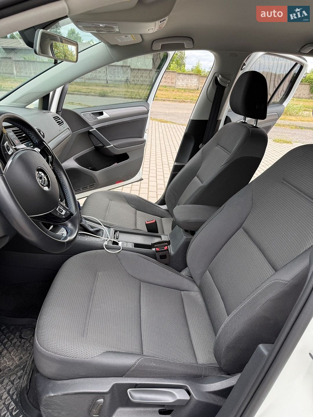Volkswagen e-Golf 2019 VIN WVWKR7AU4KW919167 фото оголошення 7 з 13
