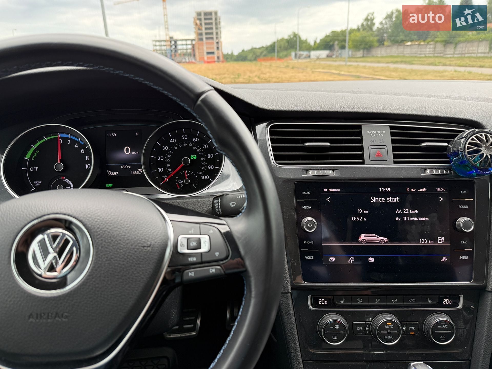 Volkswagen e-Golf 2019 VIN WVWKR7AU4KW919167 фото оголошення 11 з 13