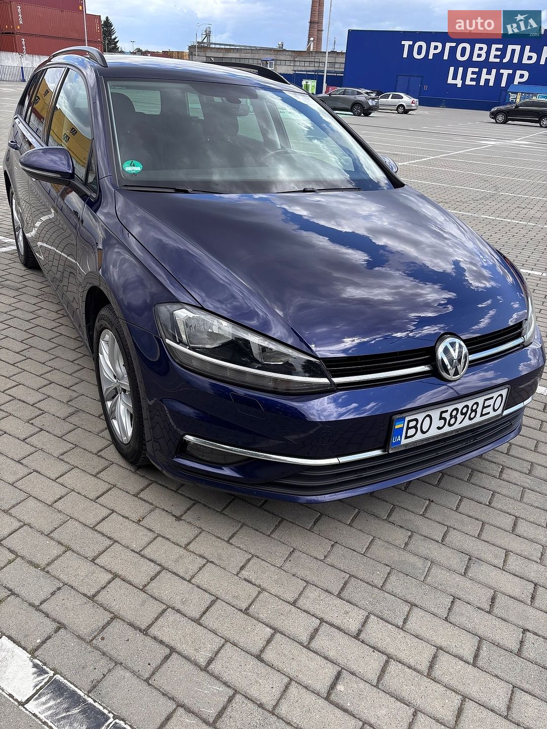 Volkswagen Golf 2019 VIN WVWZZZAUZKP540990 фото оголошення 2 з 32