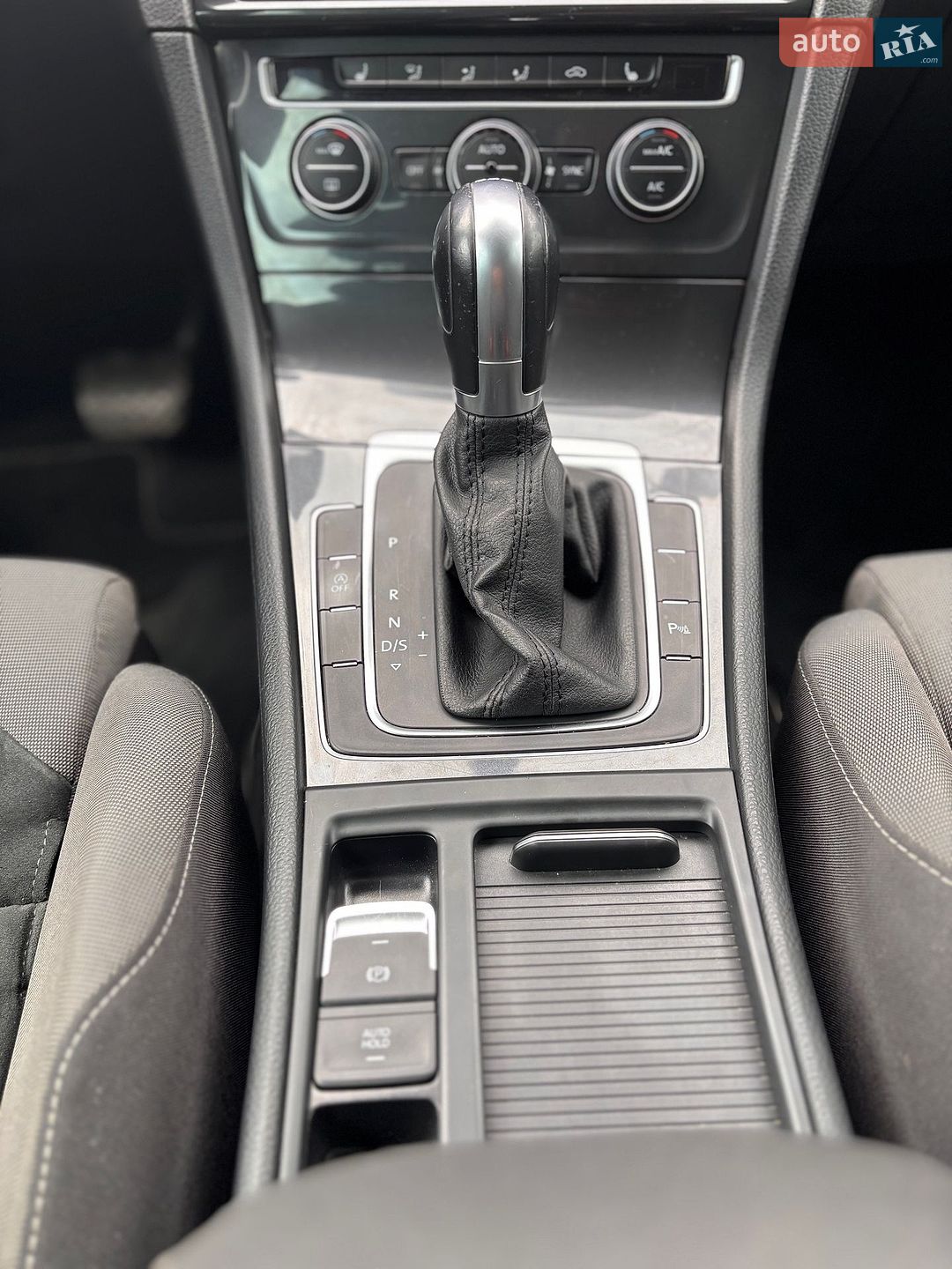 Volkswagen Golf 2019 VIN WVWZZZAUZKP540990 фото оголошення 20 з 32