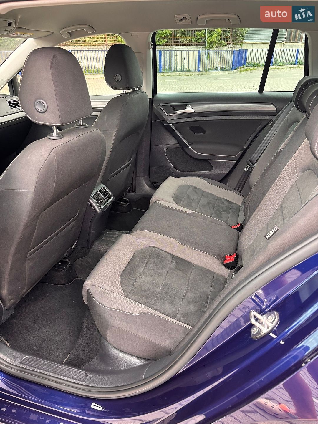 Volkswagen Golf 2019 VIN WVWZZZAUZKP540990 фото оголошення 25 з 32
