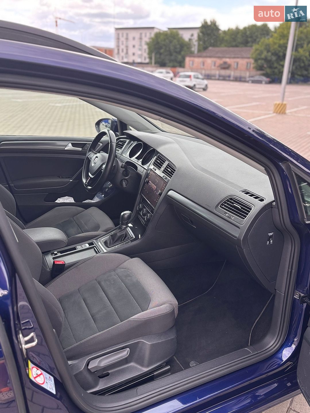 Volkswagen Golf 2019 VIN WVWZZZAUZKP540990 фото оголошення 28 з 32