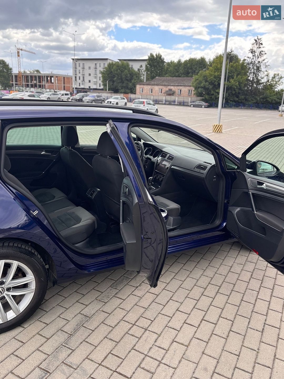 Volkswagen Golf 2019 VIN WVWZZZAUZKP540990 фото оголошення 30 з 32