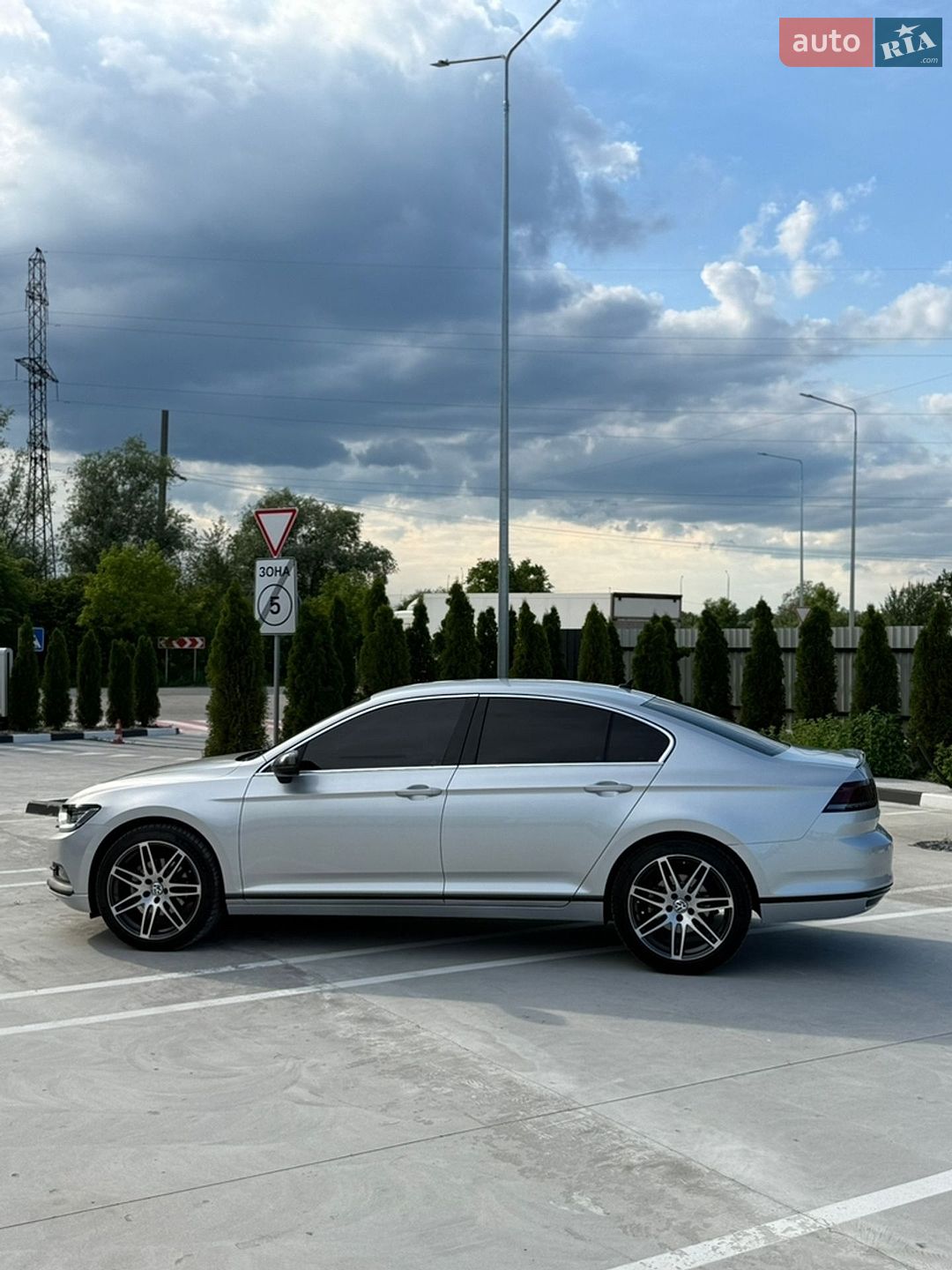 Volkswagen Passat 2015 VIN WVWZZZ3CZFE505501 фото оголошення 13 з 27