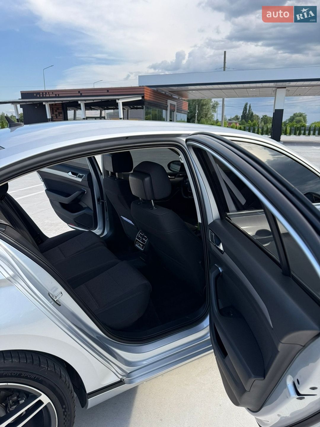 Volkswagen Passat 2015 VIN WVWZZZ3CZFE505501 фото оголошення 18 з 27